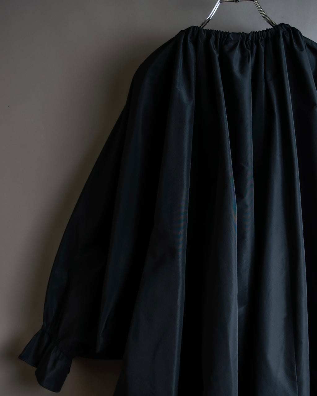 "PATOU" Ribbon shirring design poncho dress