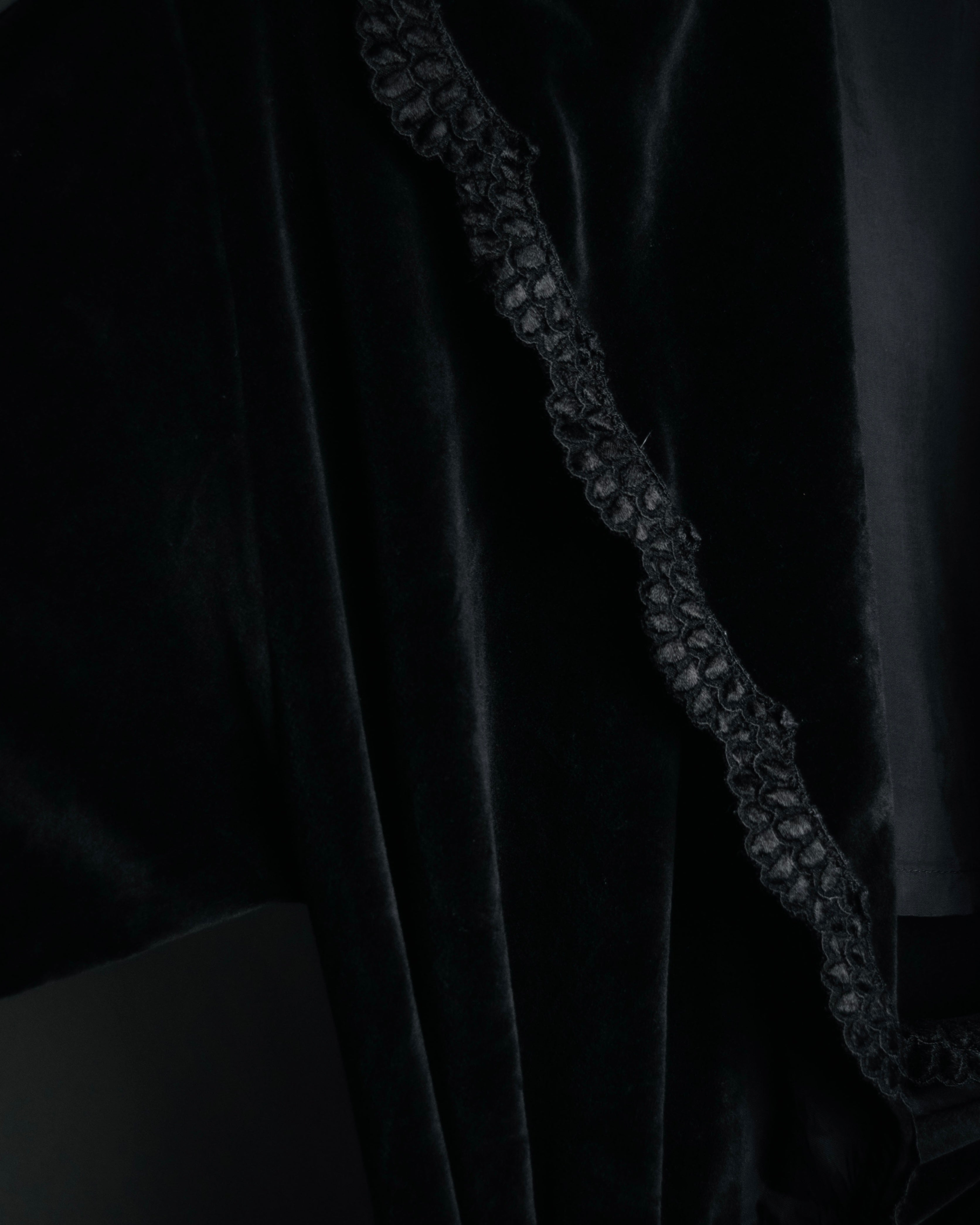 –SPECIAL– “Christian Dior”
80’s-90’s Velour lace trimmed robe coat