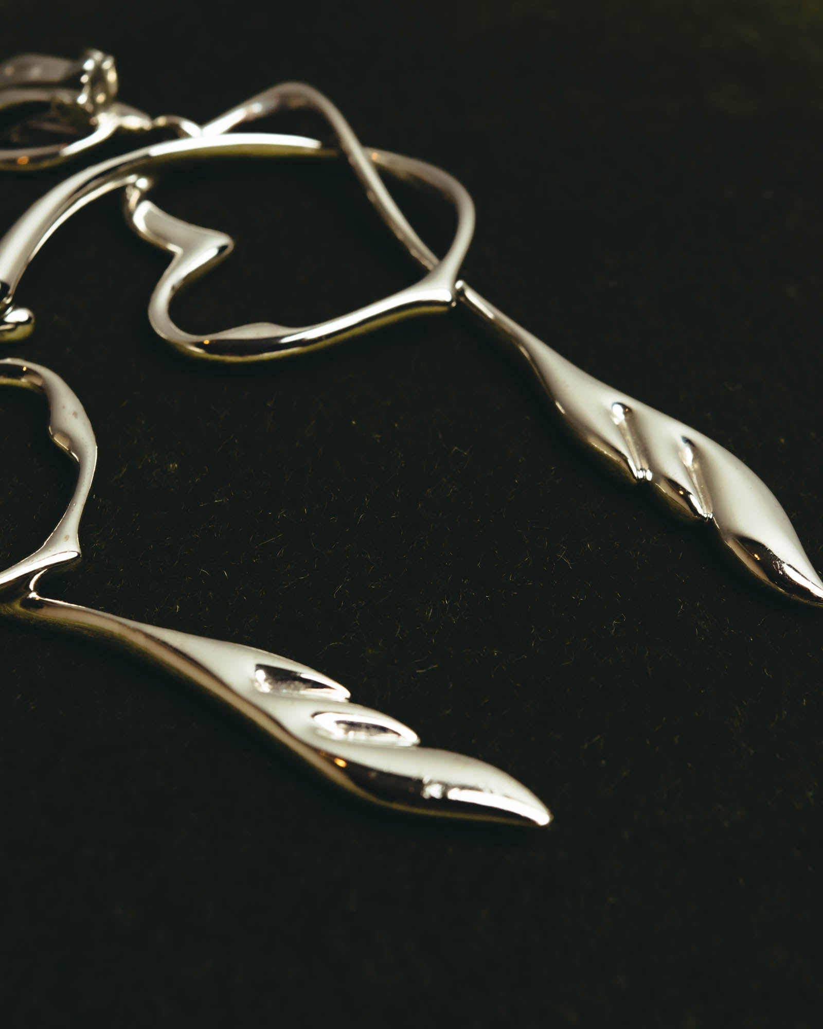 “BALENCIAGA” 2017-2023 organic heart and arrow clip-on drop earrings