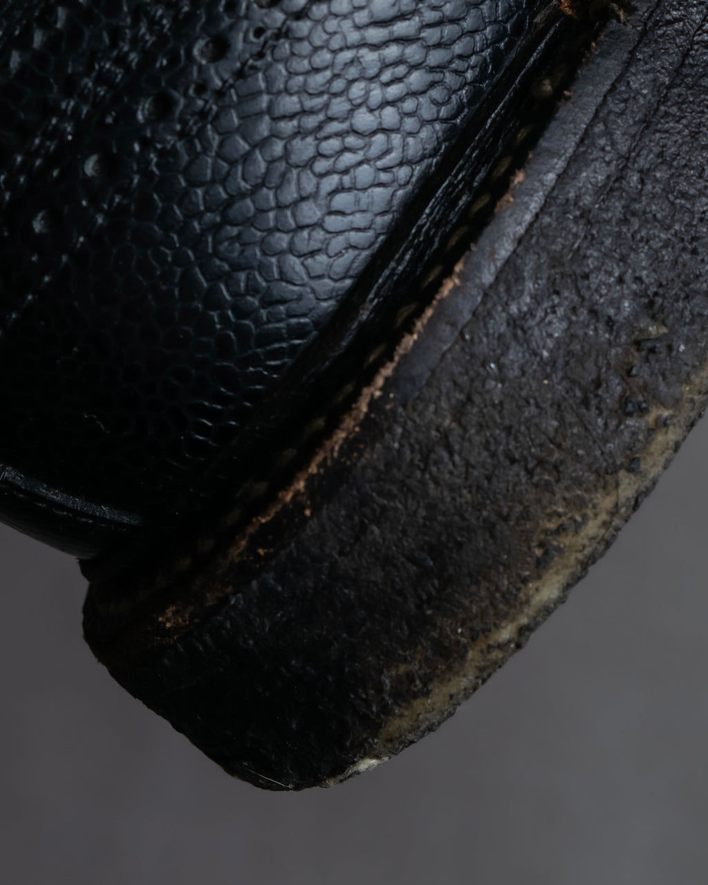 "THOM BROWNE" Wingtip design rubber sole leather shoes