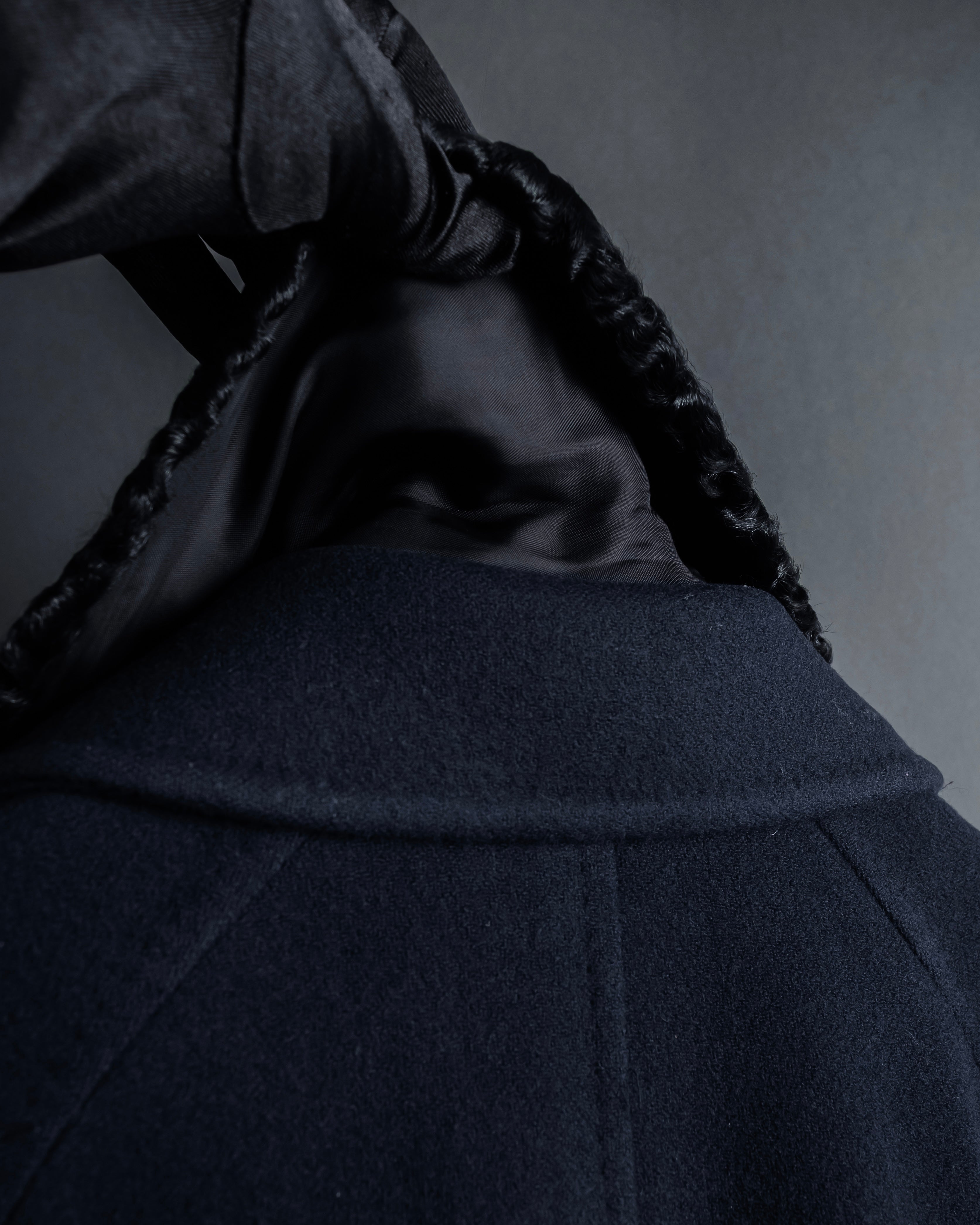 -SPECIAL- "CARUSO"
 Fur collar design belted melton coat