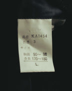 内側に残る管理表示タグのクローズアップ。品番「KA1454」、色番「3」、サイズ「L」、胸囲90〜98・身長170〜180の表記を確認できる。