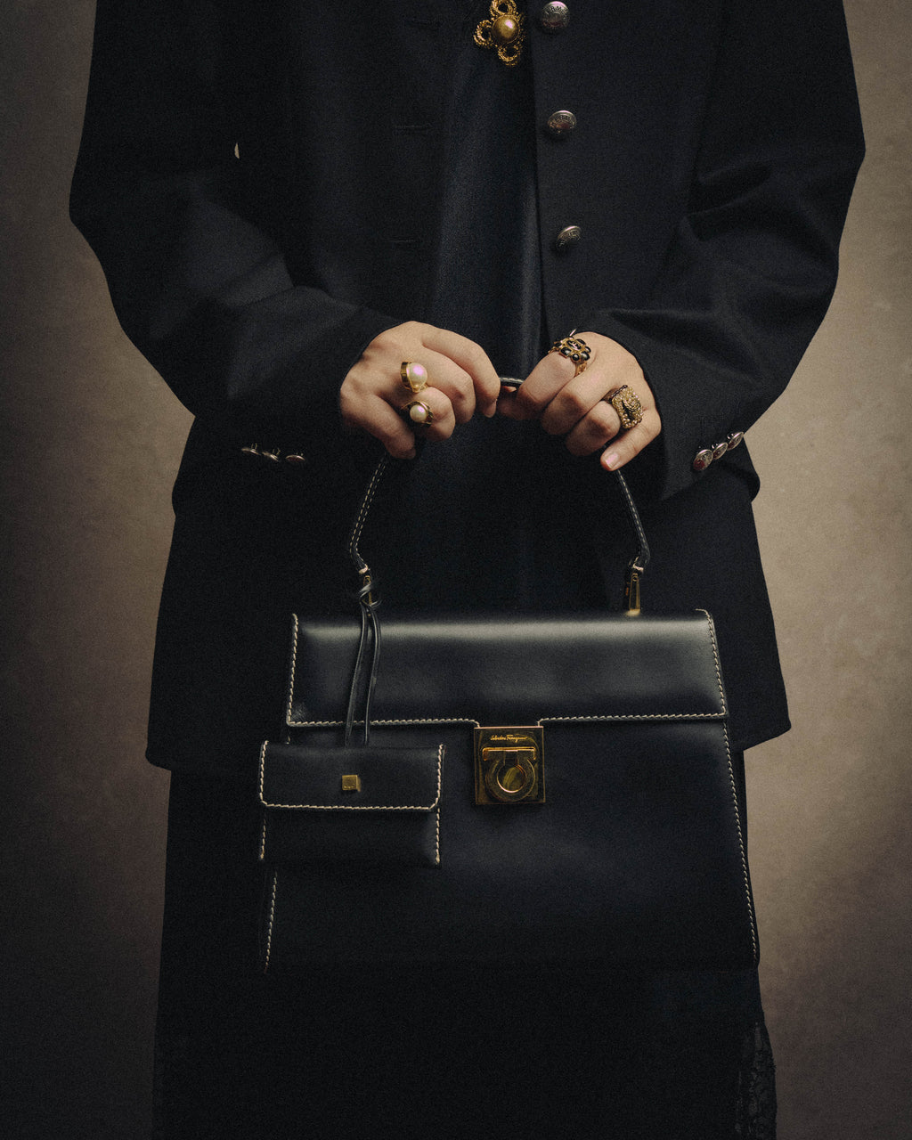 -SPECIAL- "Salvatore Ferragamo" 90's-00's Gancini contrast stitch leather handbag