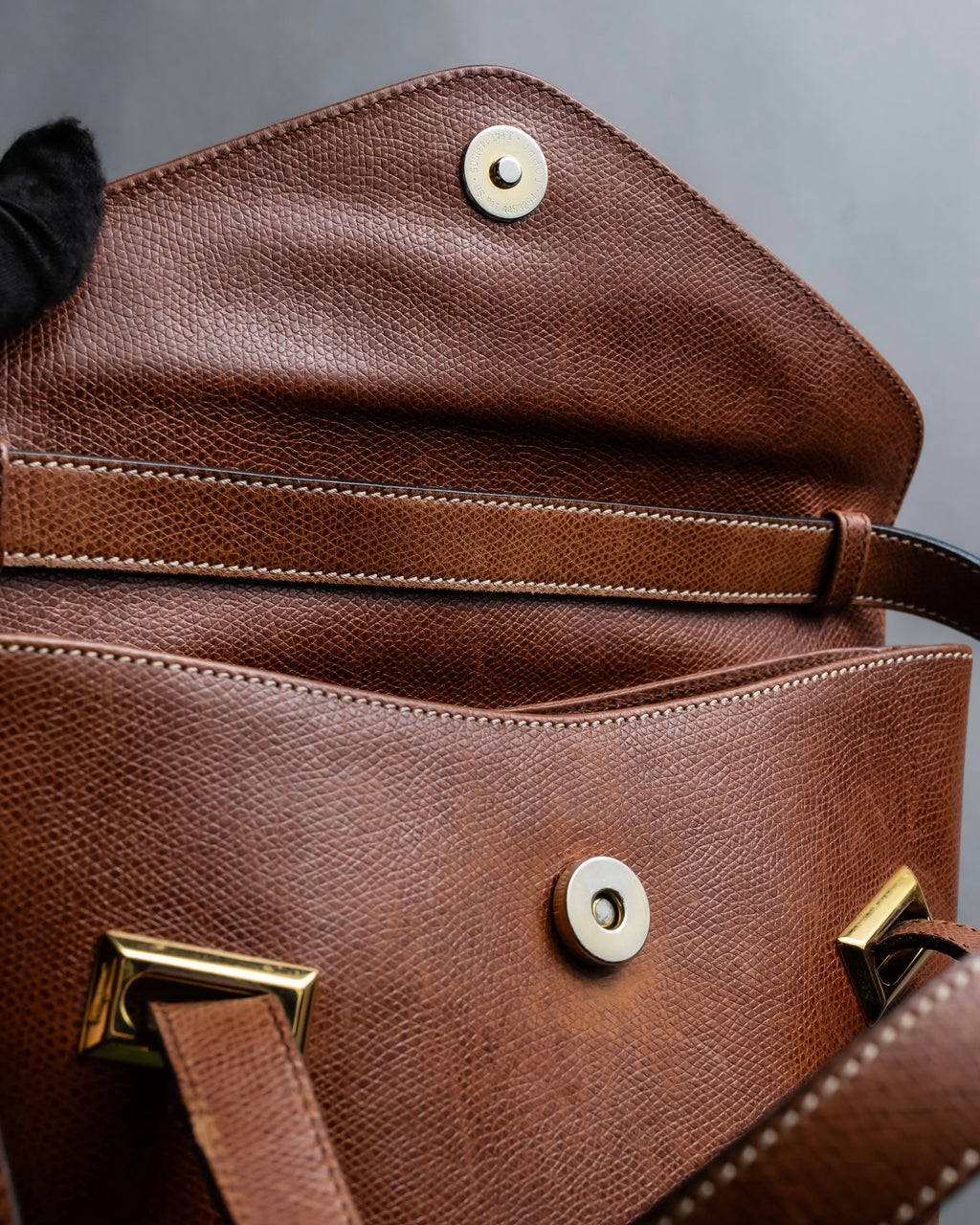 "Salvatore Ferragamo" Gold metal parts brown leather shoulder bag