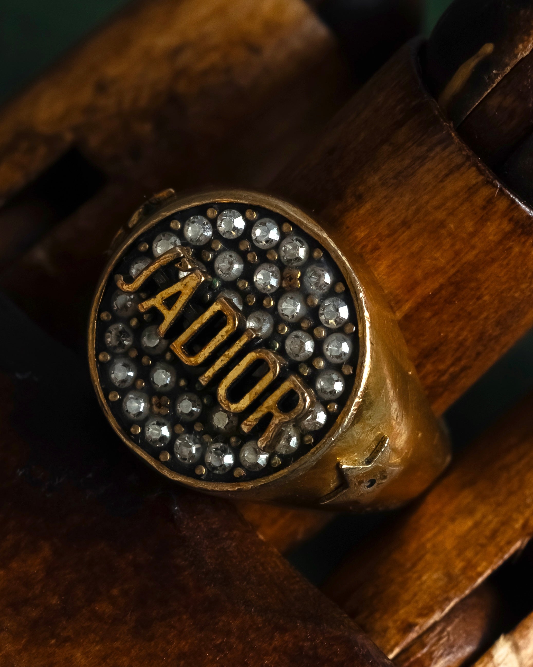 "DIOR" J’ADIOR engraved signet ring