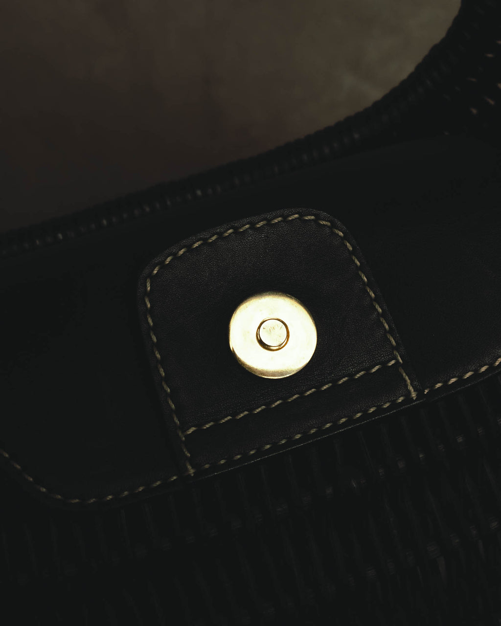 -SPECIAL- “Salvatore Ferragamo” 90’s-00’s Woven leather half moon handle bag