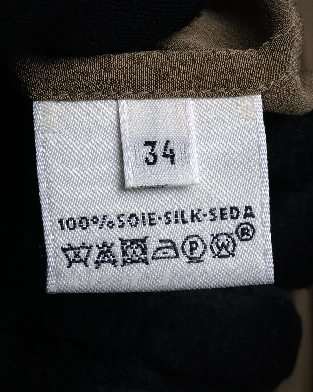 “HERMES” 2018-2024 Minimal band collar silk shirt