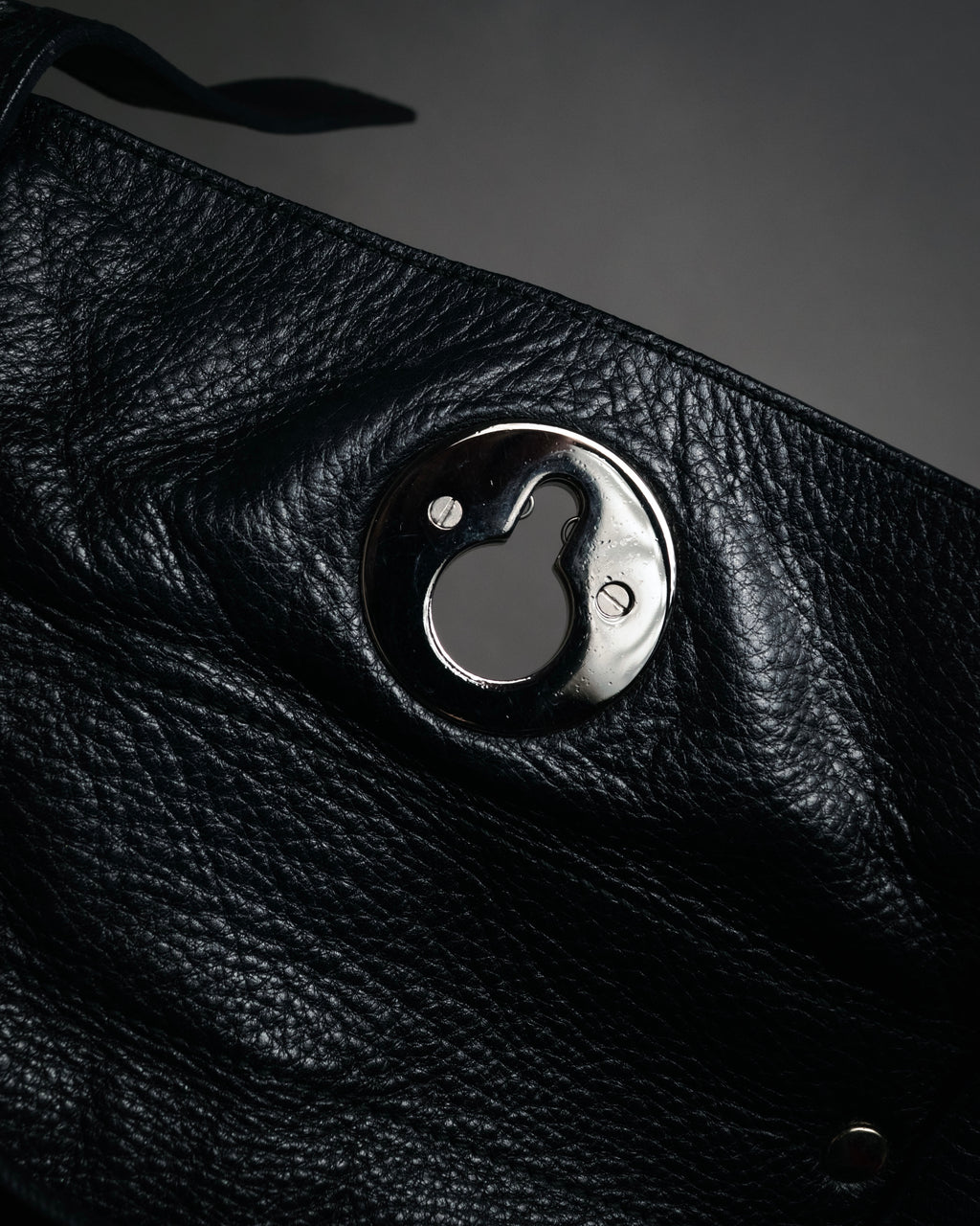 “YVES SAINT LAURENT” Late 2000s Muse Two grained leather flap hand bag