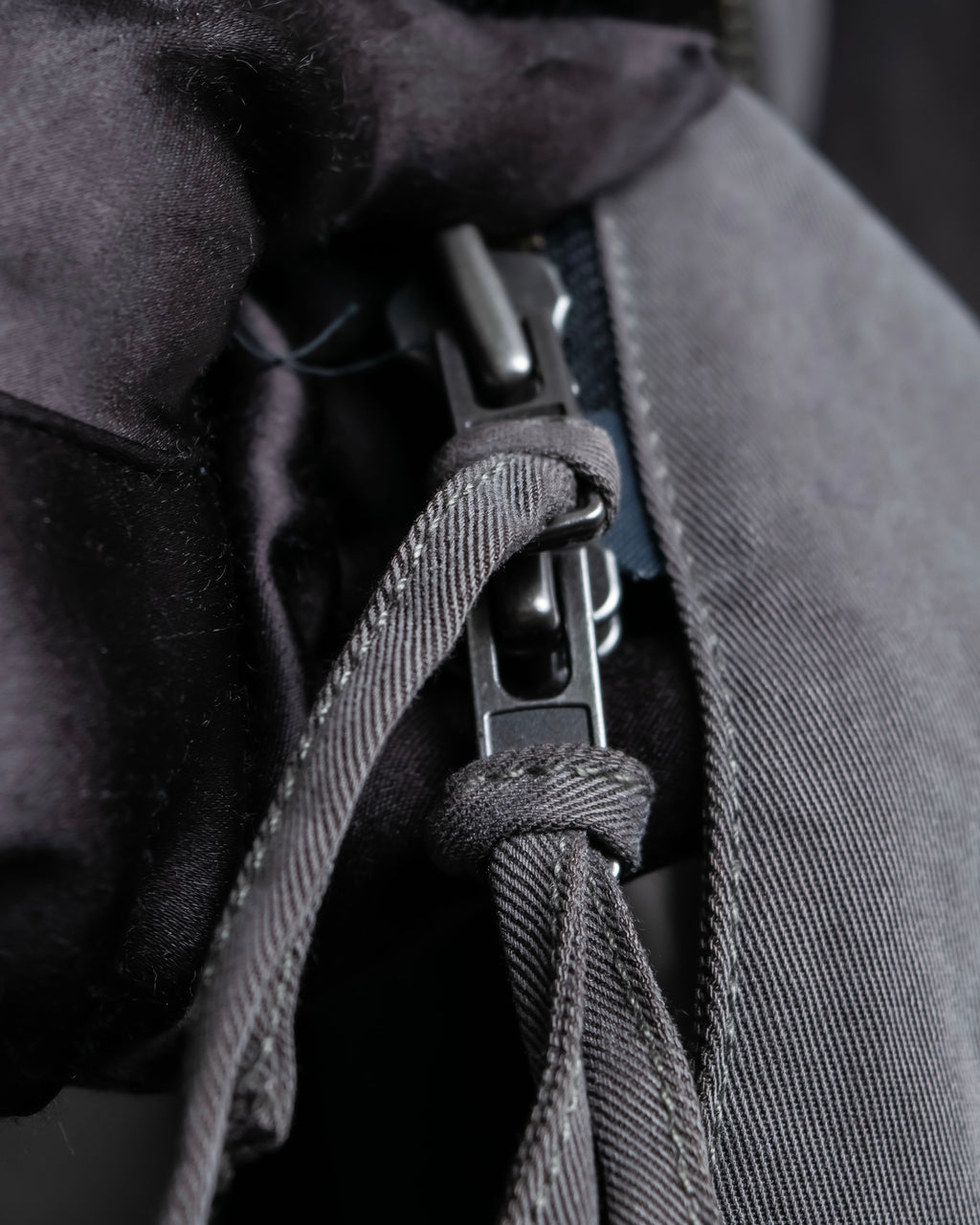 “DOUBLE STANDARD CLOTHING” Designed sleeve hooded middle coat