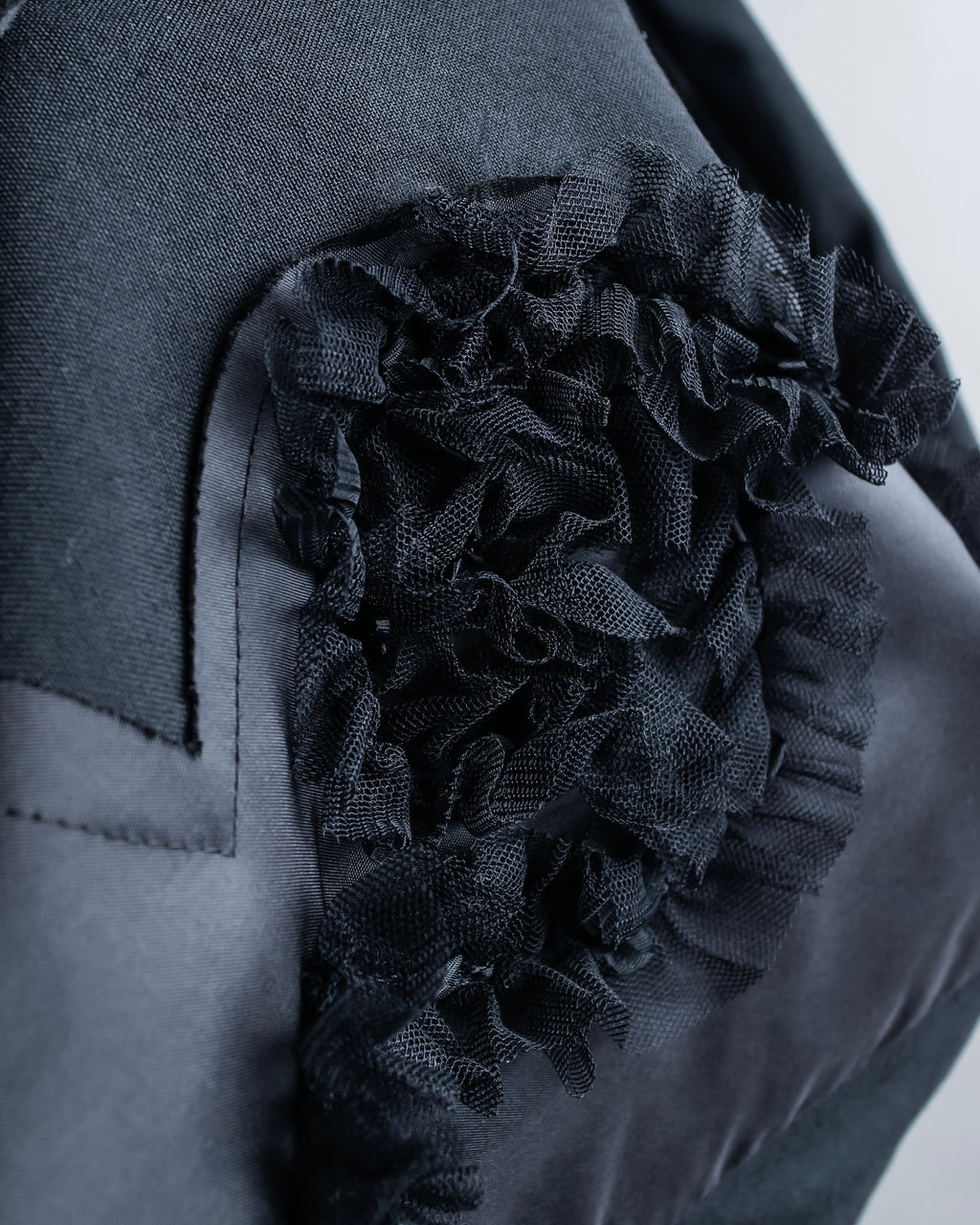 "COMME des GARCONS" Ruffle & tulle asymmetrical docking sarouel slacks