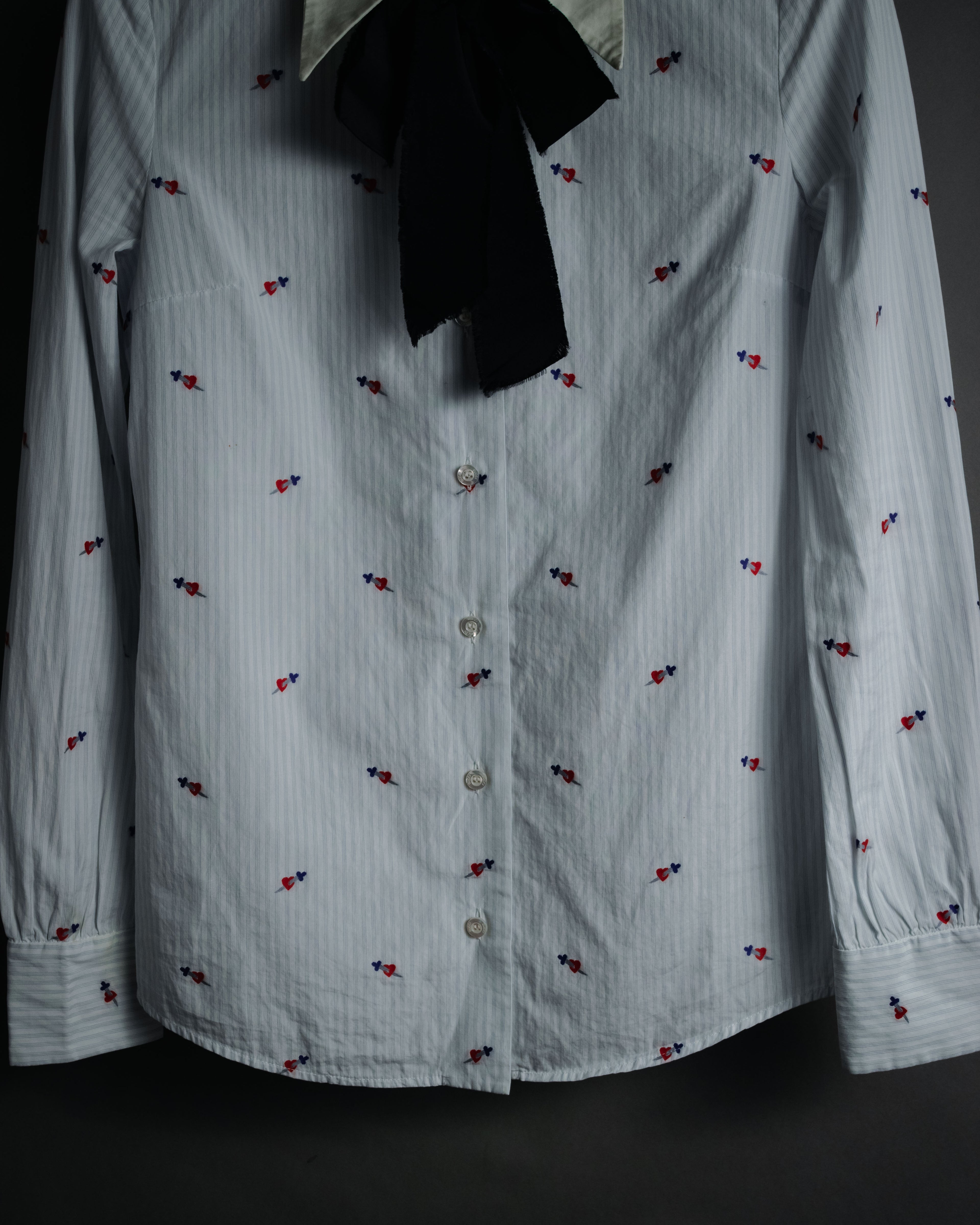 “GUCCI” 2017 heart and dagger embroidered bow tie shirt