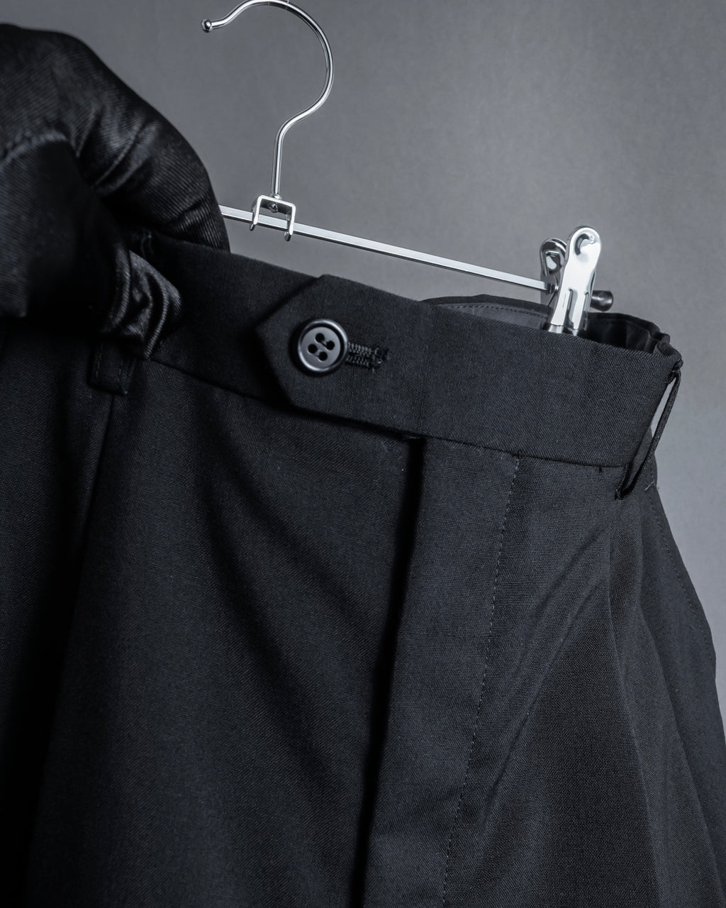 "YVES SAINT LAURENT" Straight tailoring design set up