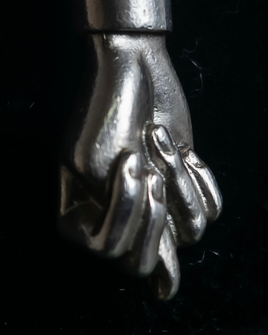 "Vivienne Westwood" Praying hands motif silver necklace