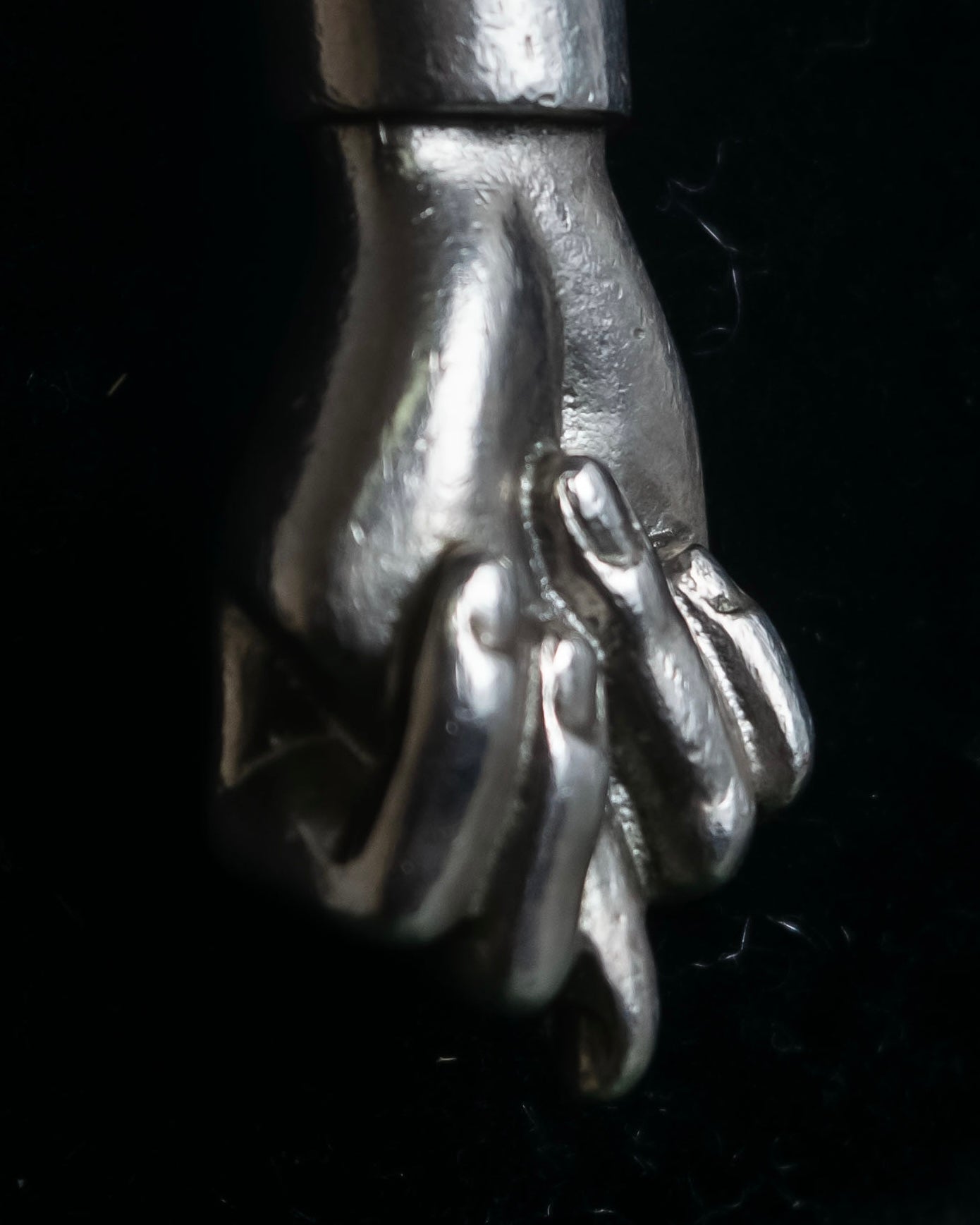 "Vivienne Westwood" Praying hands motif silver necklace