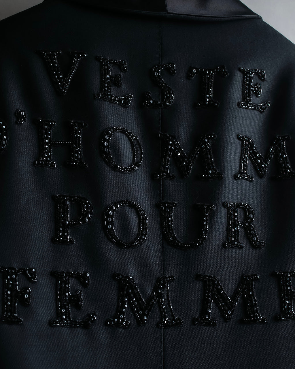 "GUCCI" Pre-Fall 2018 collection message embroidered shawl collar jacket