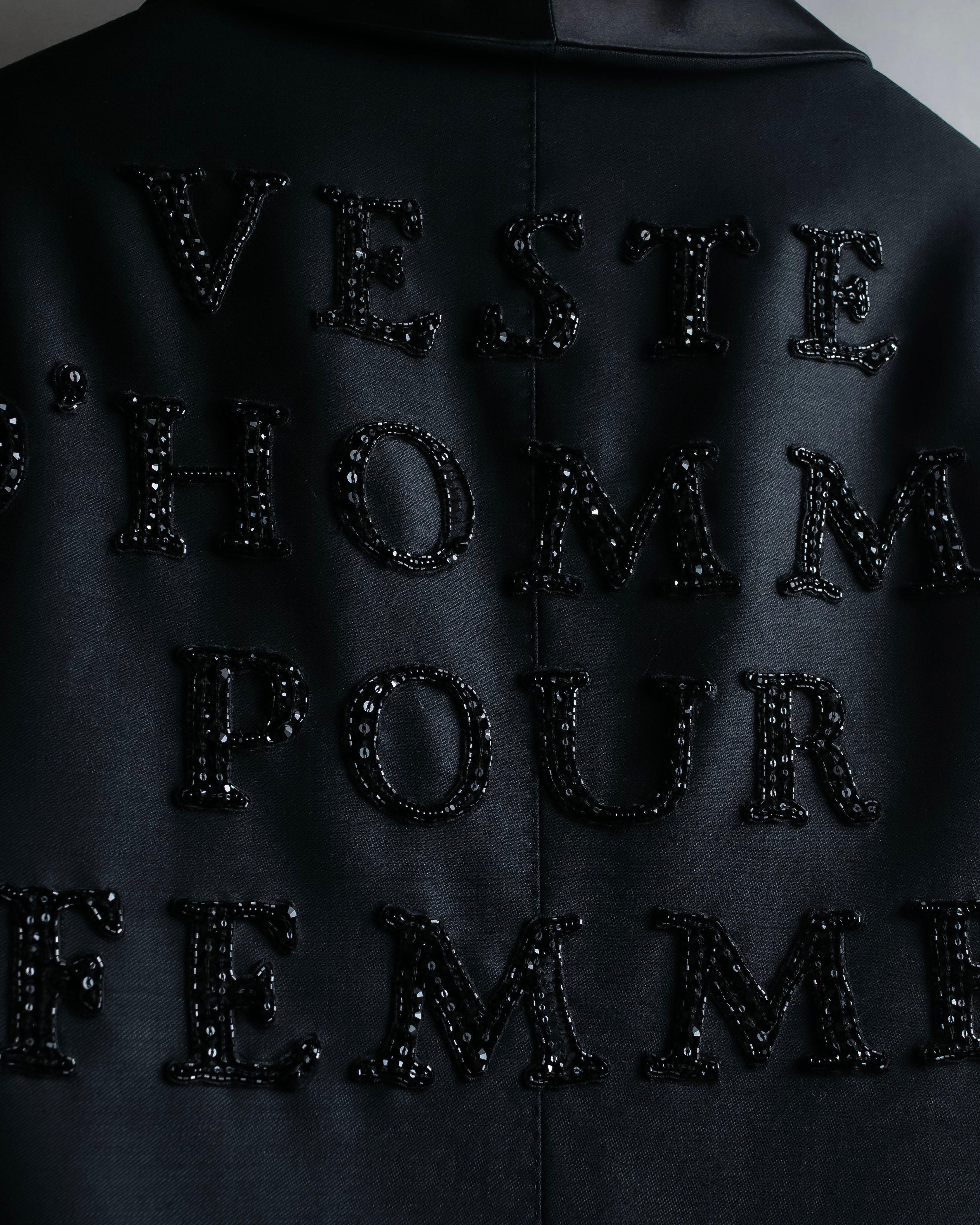 "GUCCI" Pre-Fall 2018 collection message embroidered shawl collar jacket