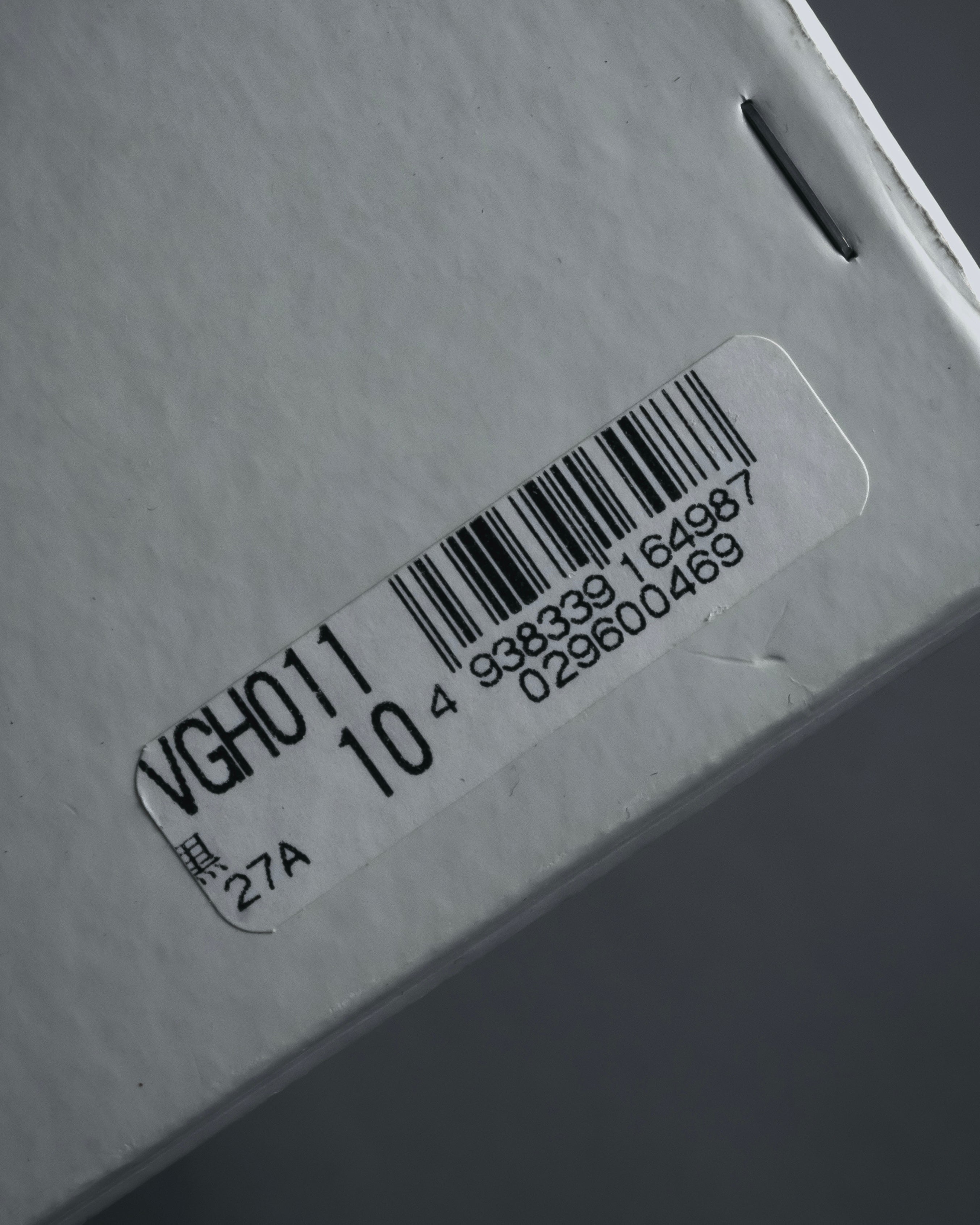 -SPECIAL- "VALENTINO GARAVANI" 90’s-00’s V corner hardware leather top handle bag