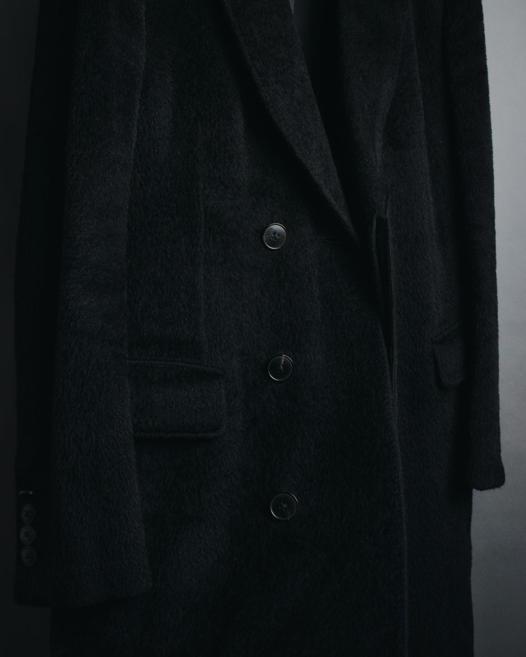 –SPECIAL– "GUCCI" 09-12’s Classically tailored llama-blend Chesterfield coat