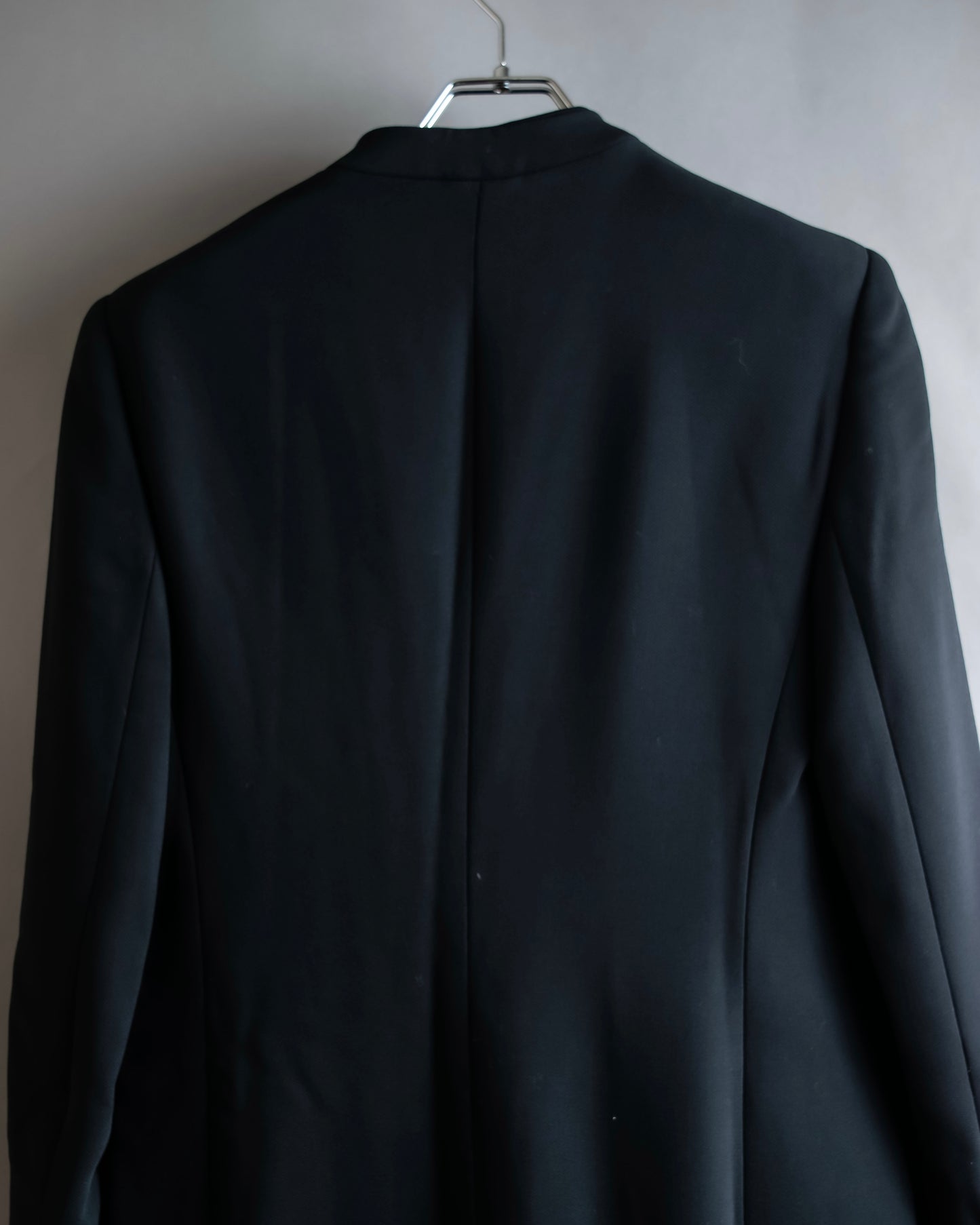 "VALENTINO" Solid no collar dart shaped long coat