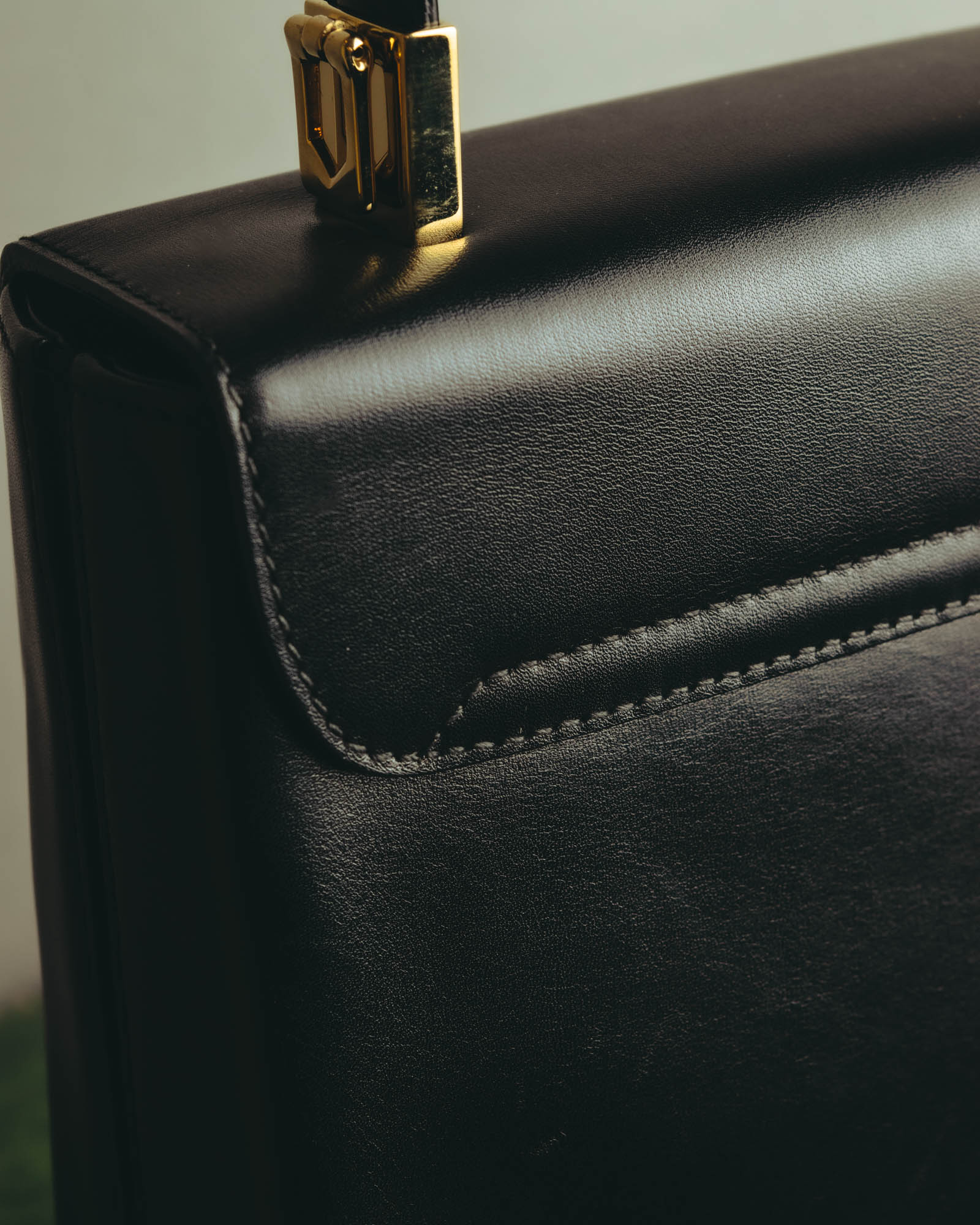 "Salvatore Ferragamo" 90's-00's Structured leather top handle handbag