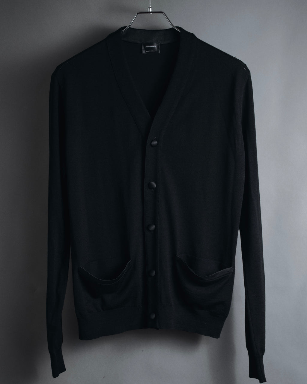 "JIL SANDER" 10’s minimalist satin covered buttons
wool cardigan