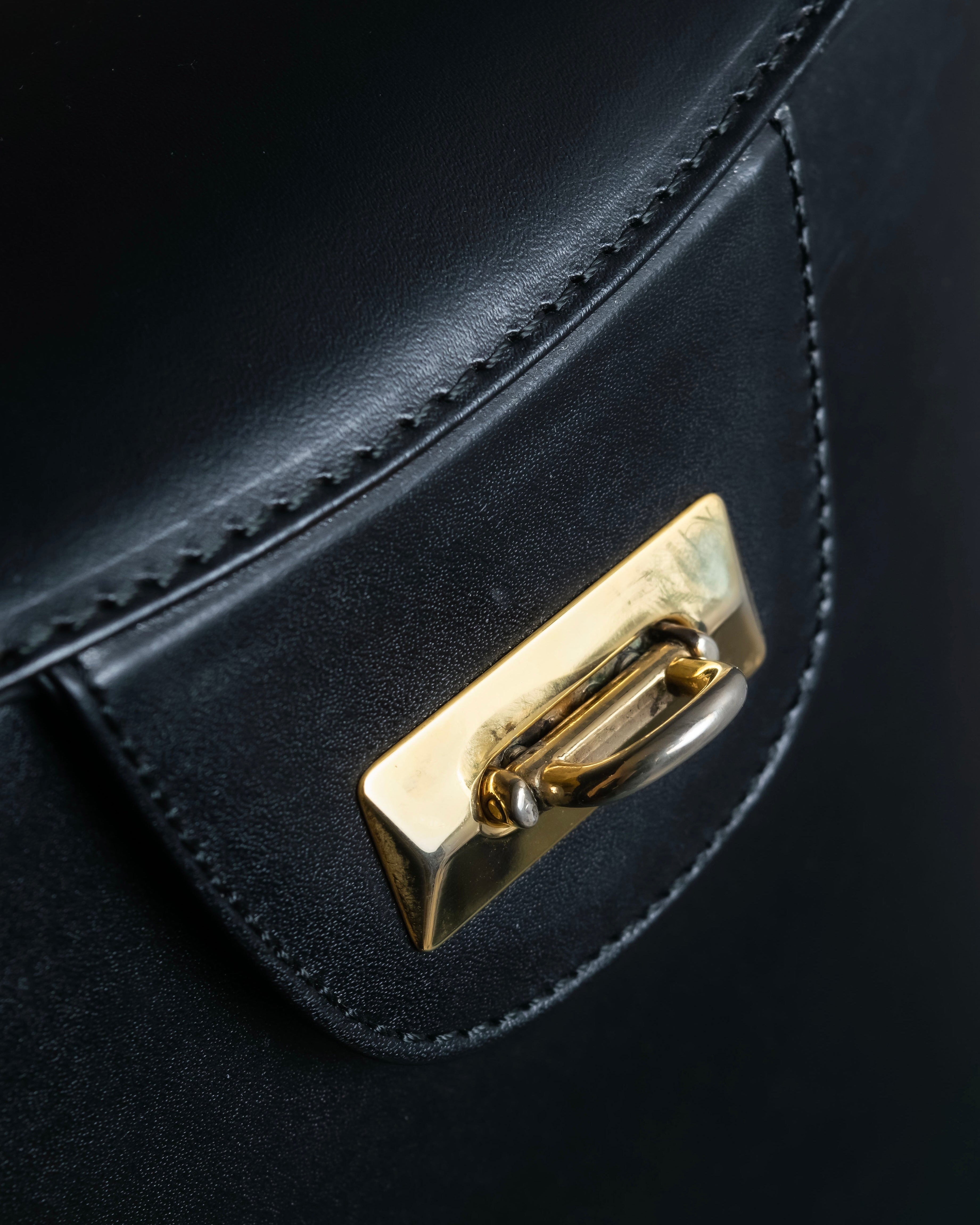 "GIANI MARCO VENTURI" Shape trapezoid leather shoulder bag
