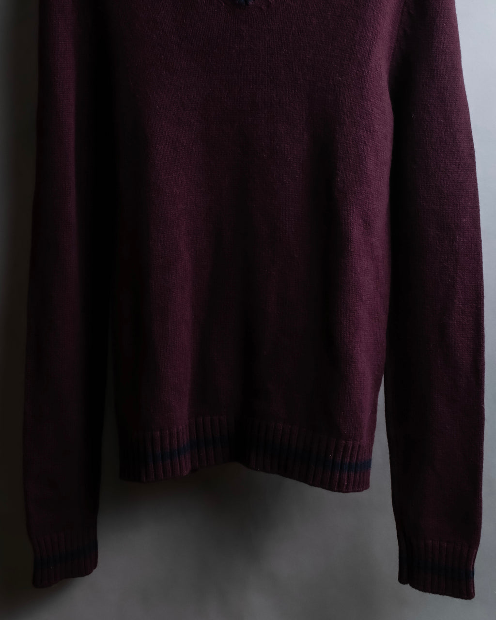 "MAISON MARGIELA"
20AW burgundy color V-neck knit
