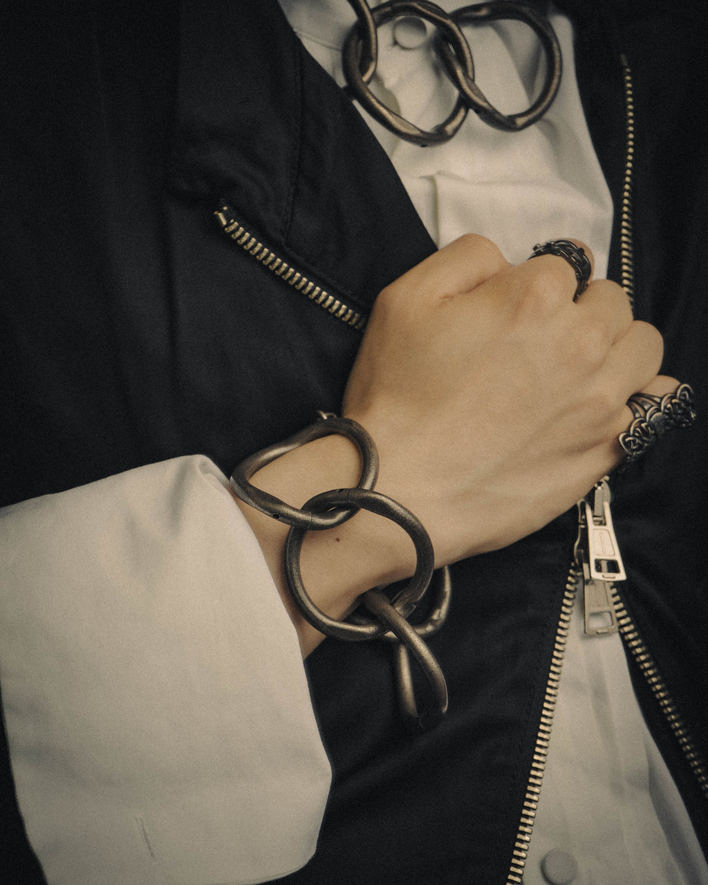 -SPECIAL- “Jean Paul Gaultier” 90’s-00’s sculptural gunmetal loop bracelet