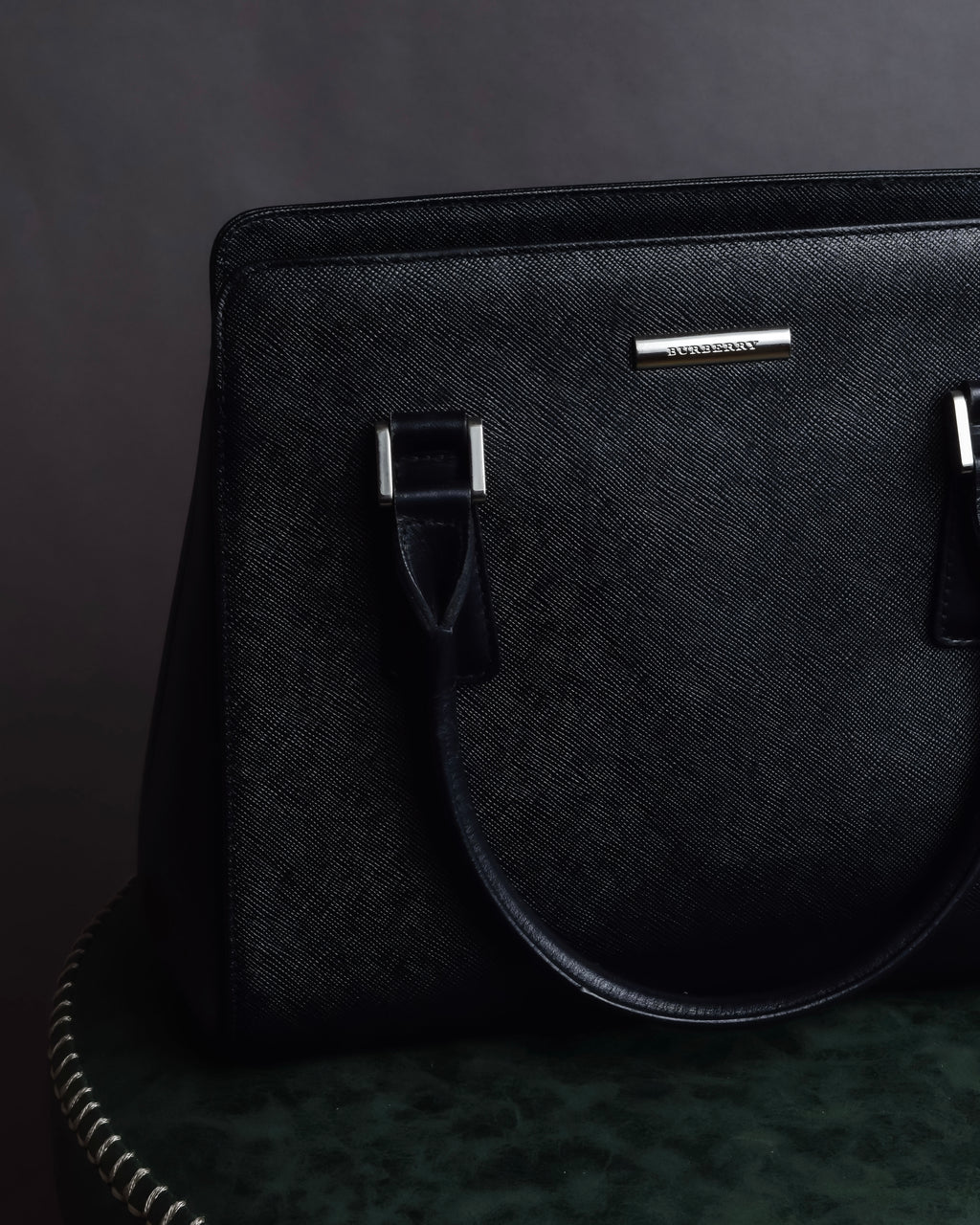 "BURBERRY" Trapezoidal embossed leather one-handle bag