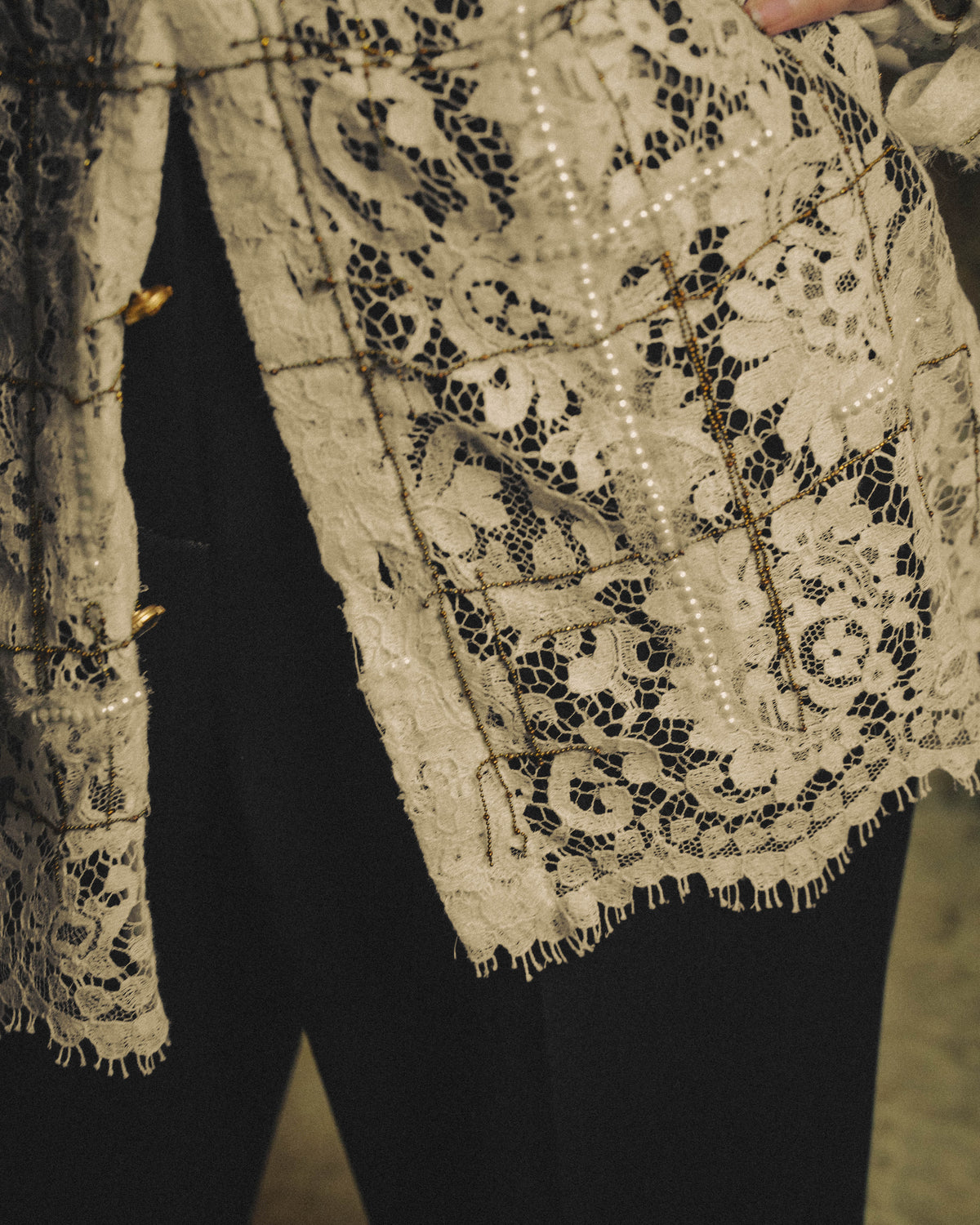 -SPECIAL- "CHANEL" 10's-20's Embellished floral lace and pearl check oversized shirt