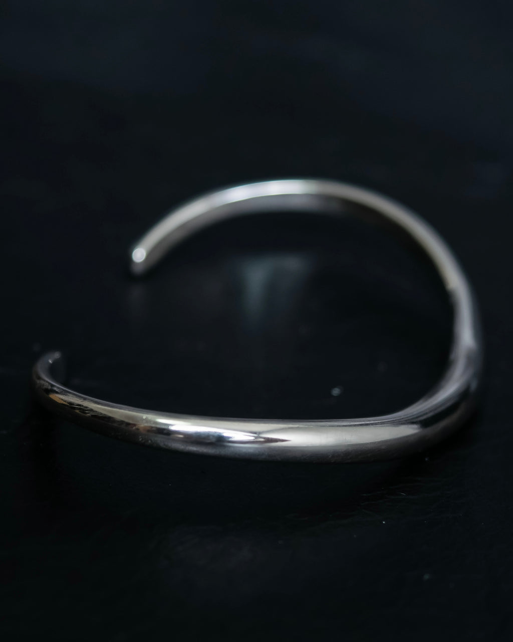 "ete" Silver 925 wavy design bangle