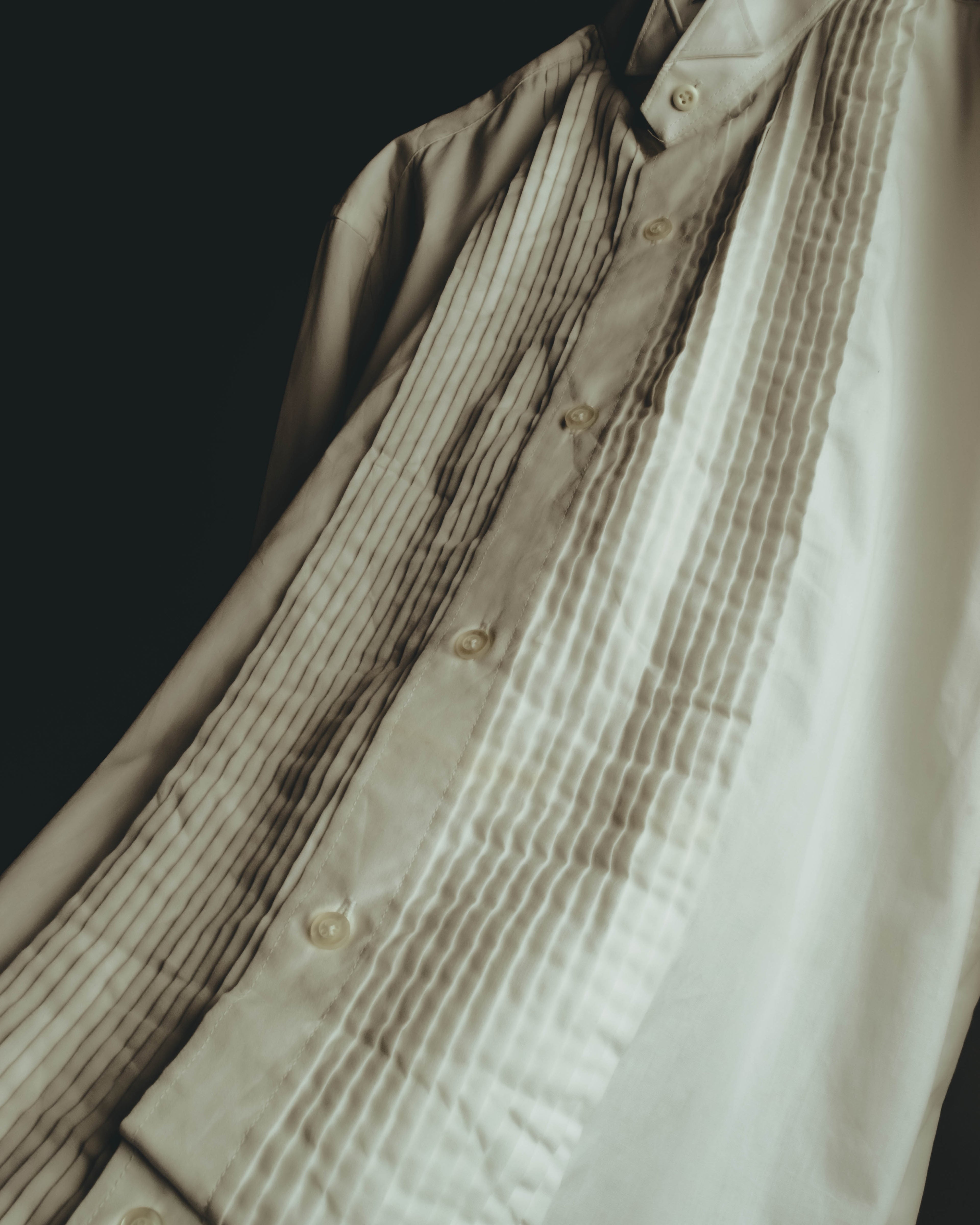 "Vintage" 90's-00's Pleated front tuxedo shirt