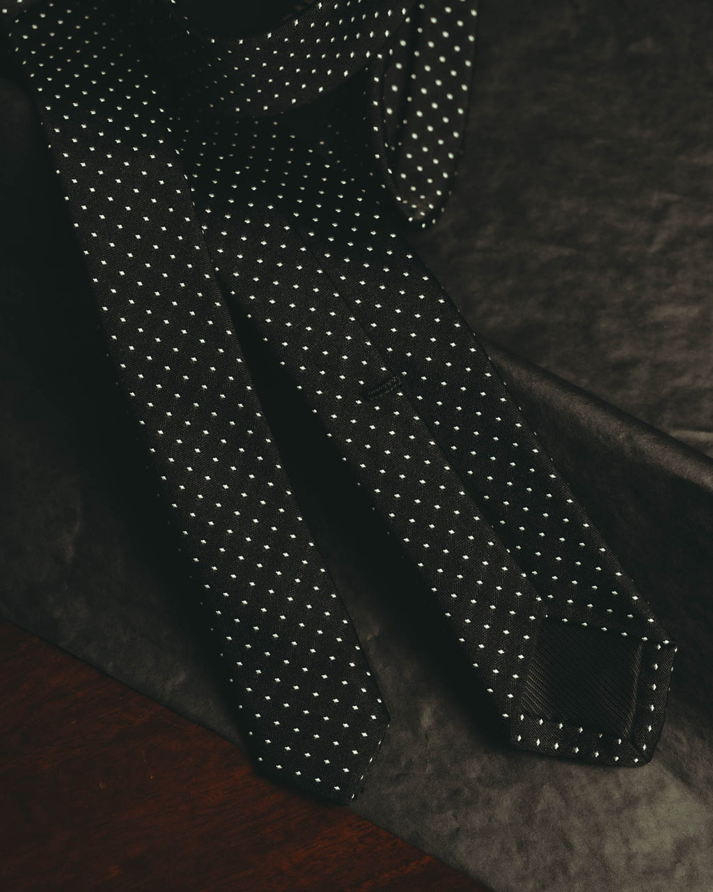 "Dolce & Gabbana" 10's-20's Slim polka dot silk necktie