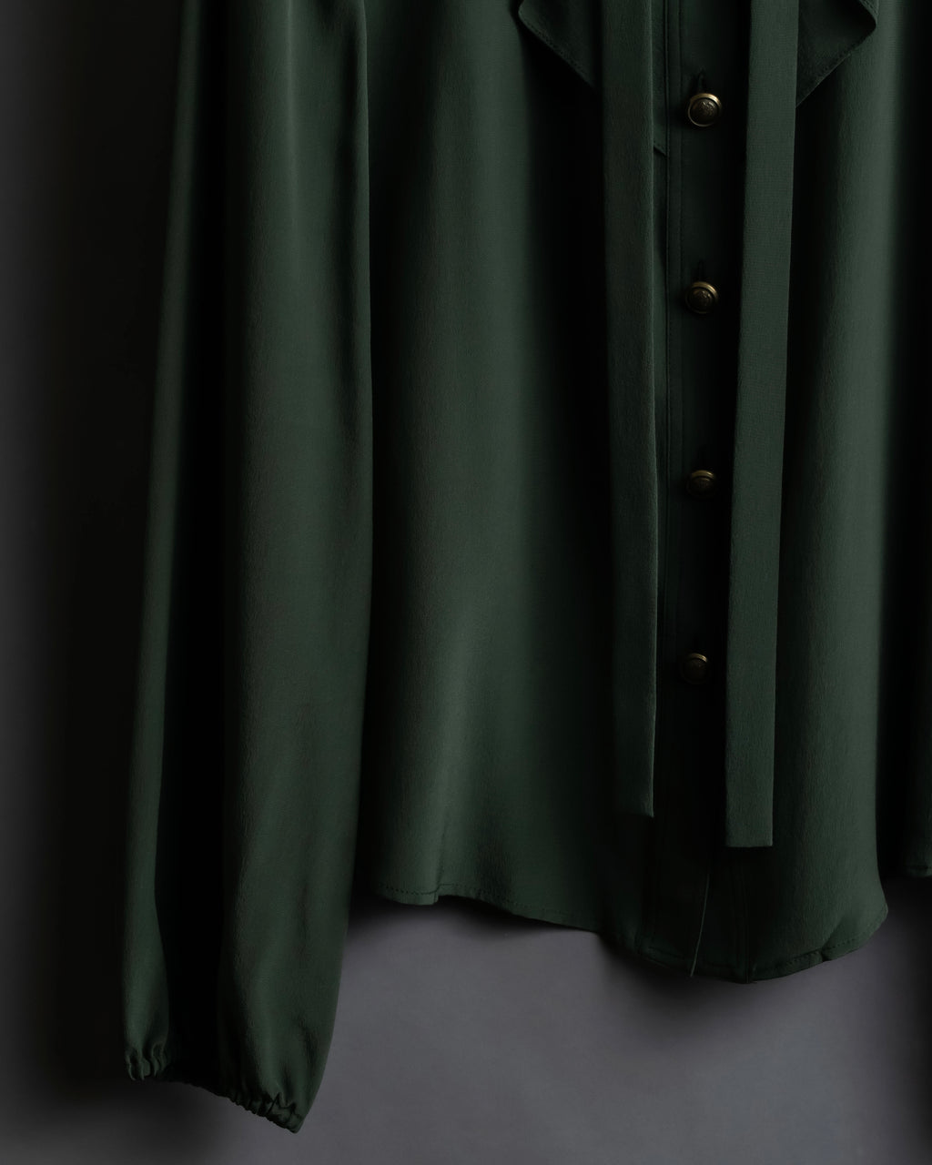 "GUCCI" Tab design bowtie blouse