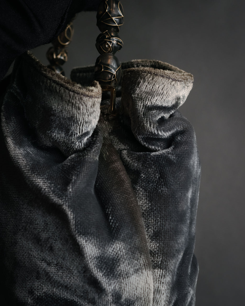 –SPECIAL– “Christian Dior”
90’s-00’s Beaded handle velvet pouch bag