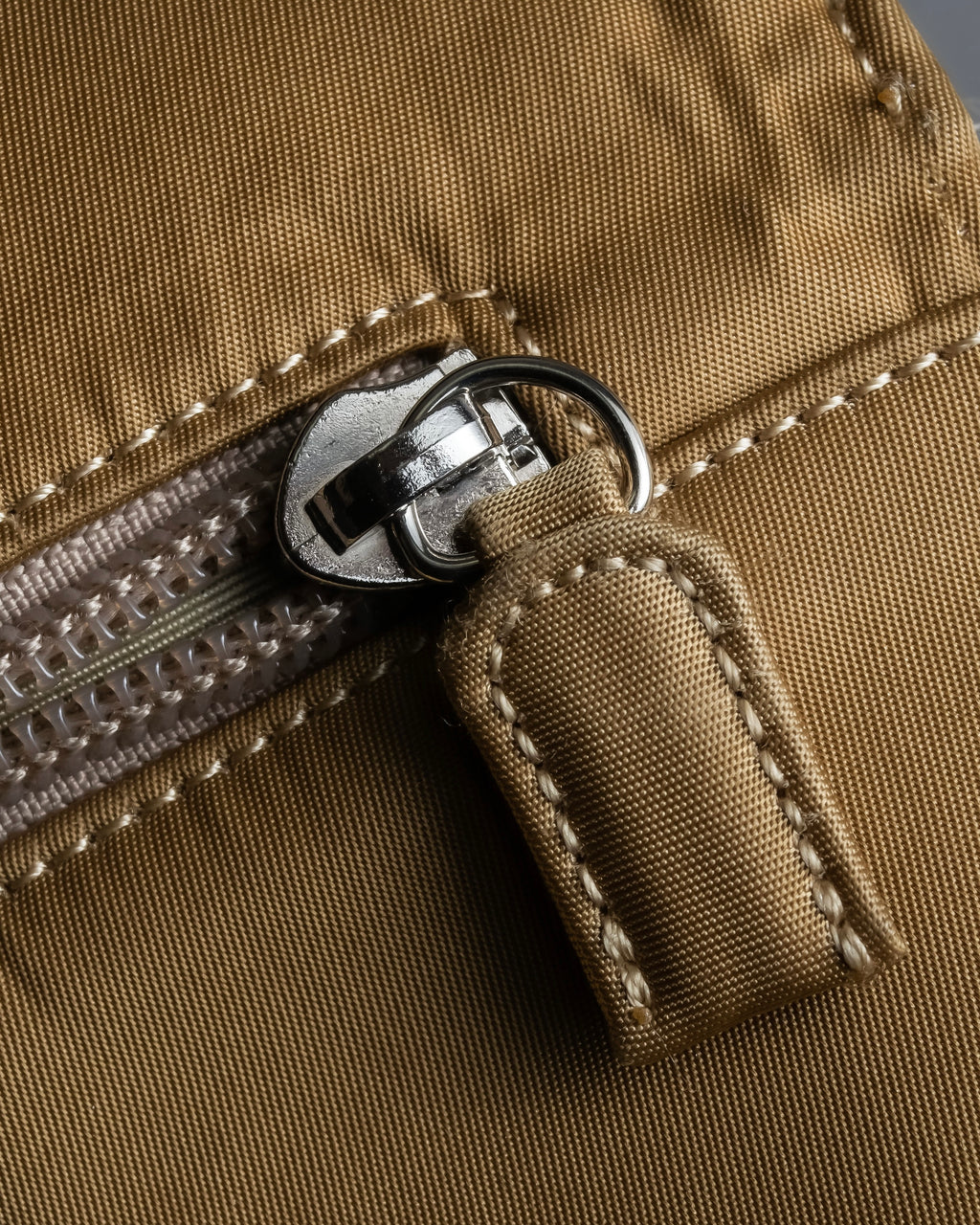 "BURBERRY Black Label" Fur＆nylon reversible design shoulder bag