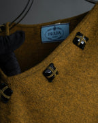 "PRADA" Jewelry decorative design V-neck knit