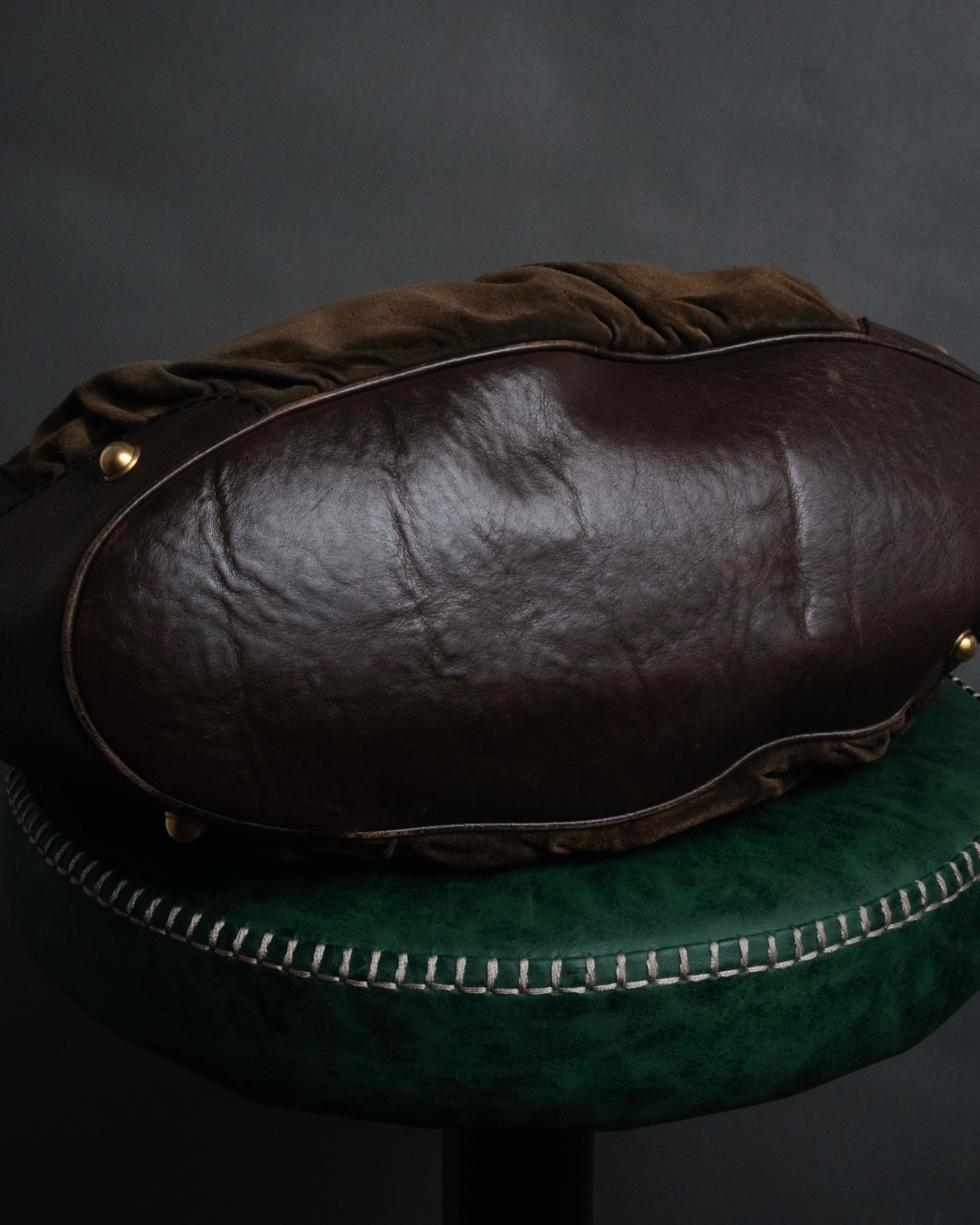 -SPECIAL- “GUCCI” 2005-2008 suede toggle shoulder bag