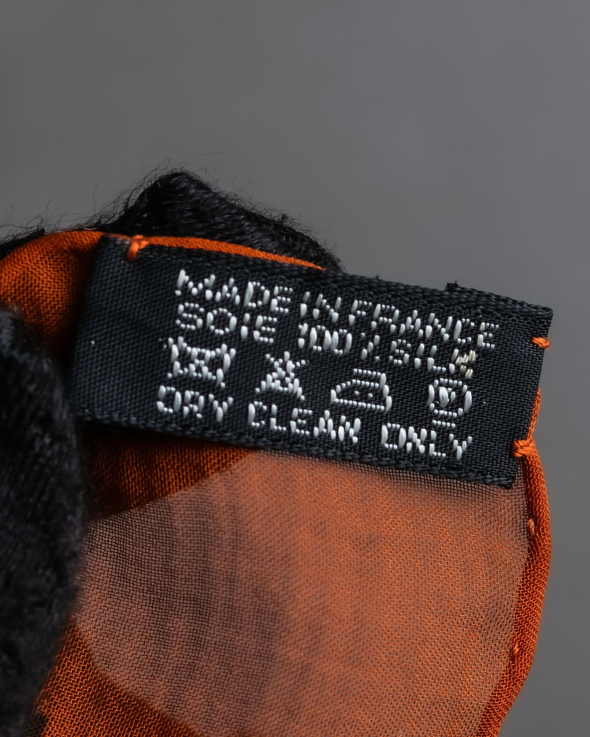 "HERMES" Logo engraved ribbon design scarf