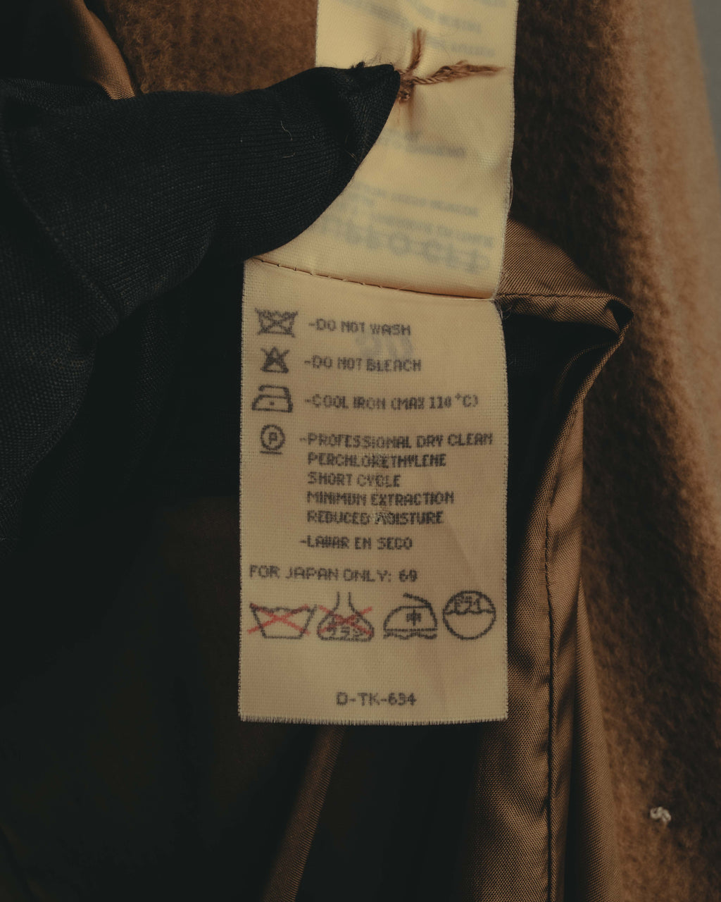 "VALENTINO MISS V" 80's-90's Camel hair single-breasted coat