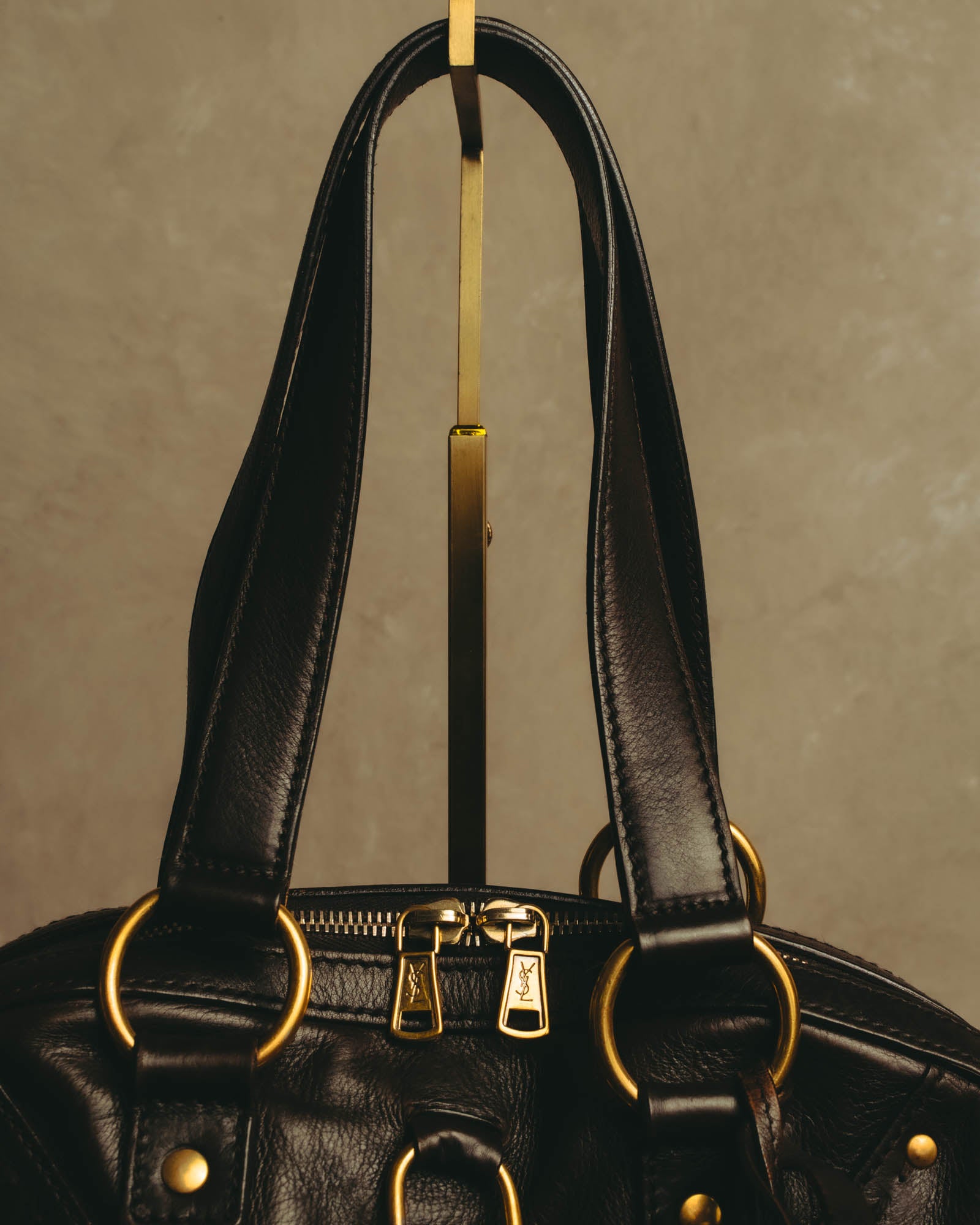 -SPECIAL- “Yves Saint Laurent” 00’s-10’s Muse leather handbag