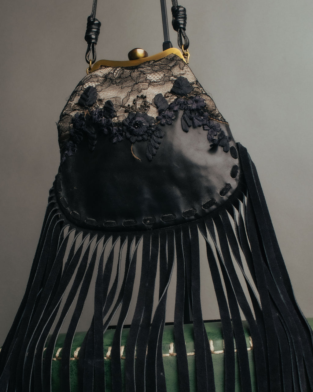 -SPECIAL- “VALENTINO GARAVANI” 2014-2016 lace embellished fringe frame bag