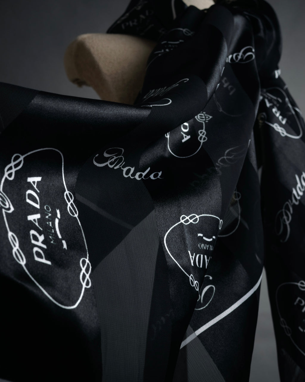 “PRADA” 2000’s Logo large scarf