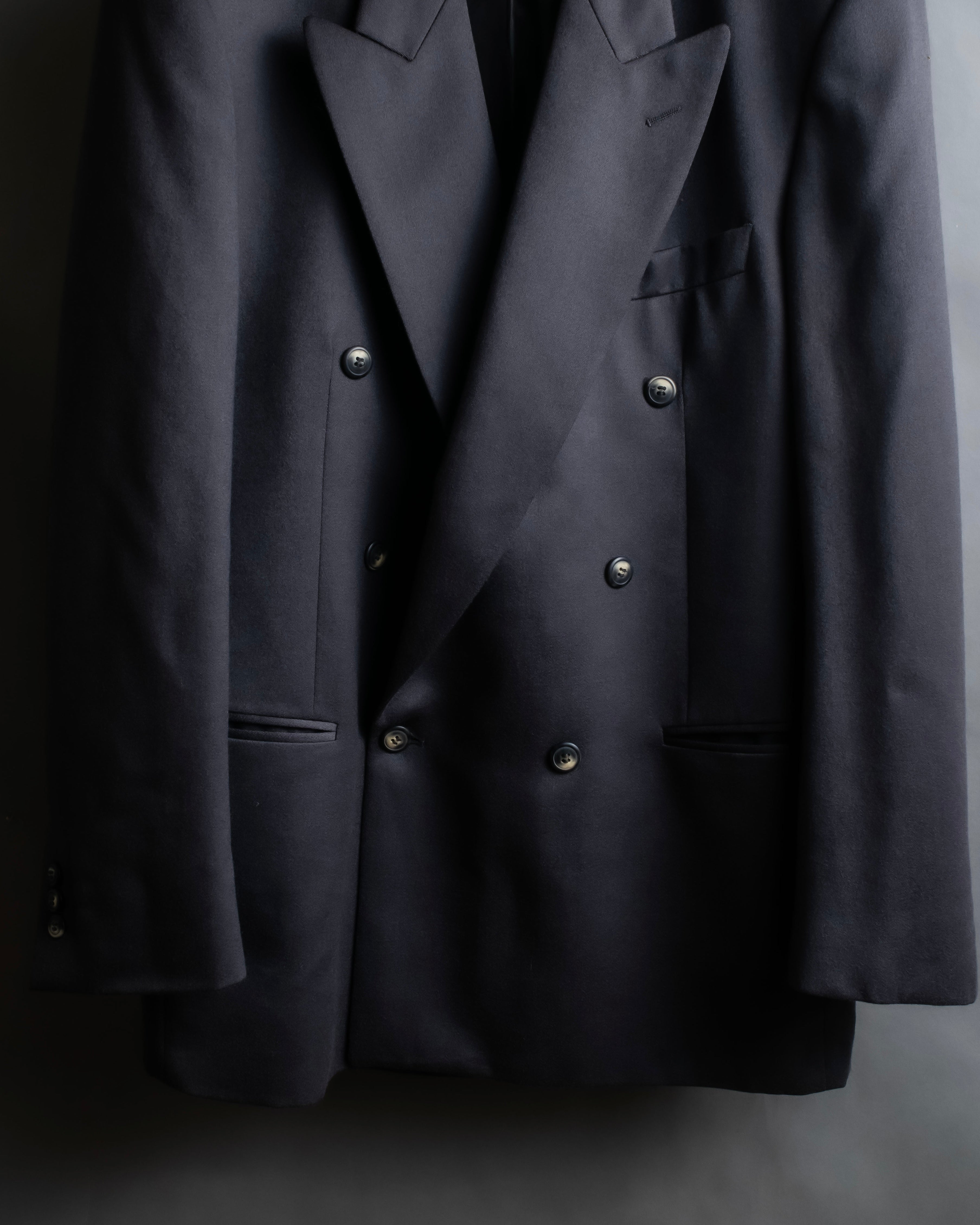 Vintage shoulder construction peak lapel tailored jacket