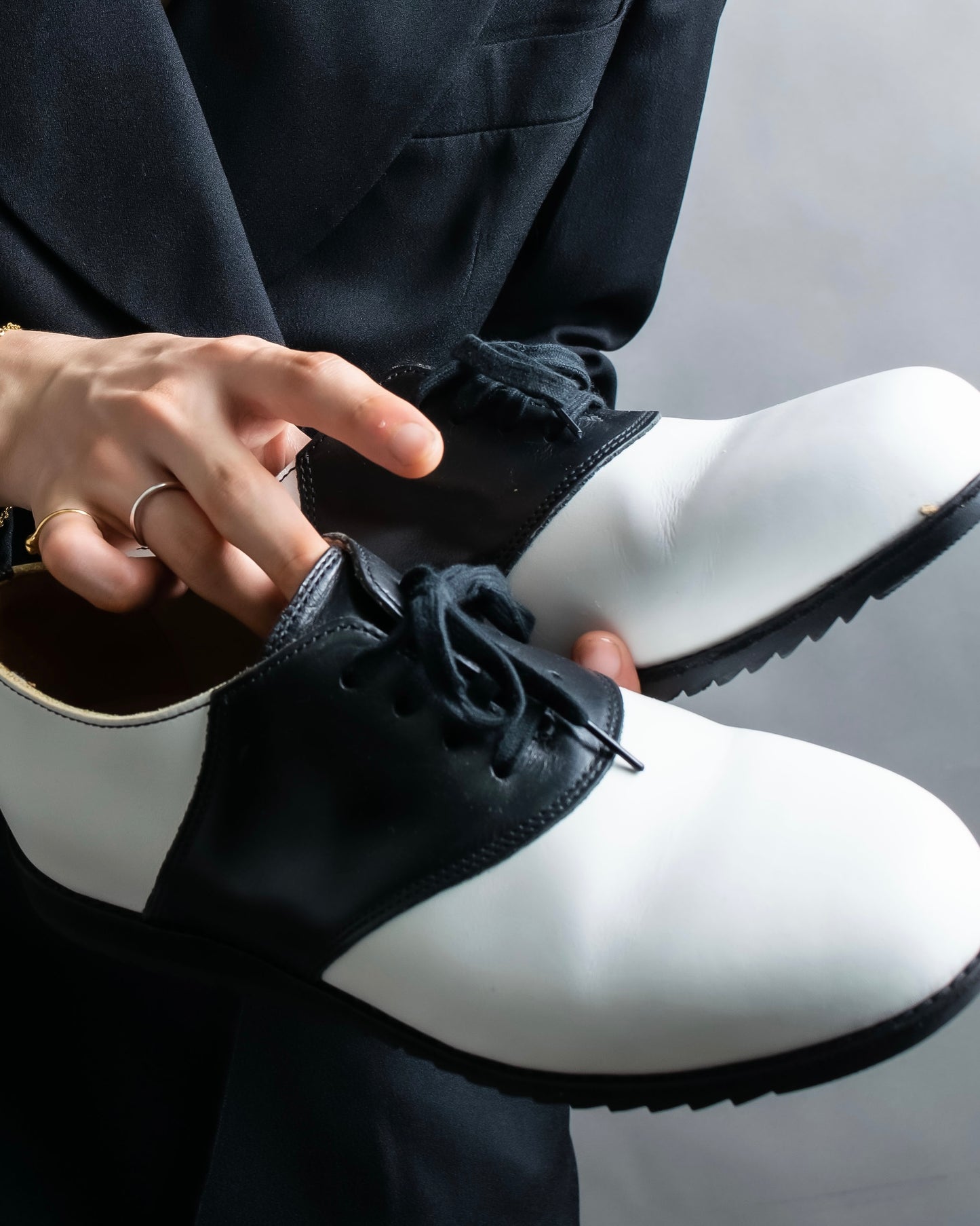 "COMME des GARCONS         COMME des GARCONS" Bicolor shark sole saddle shoes