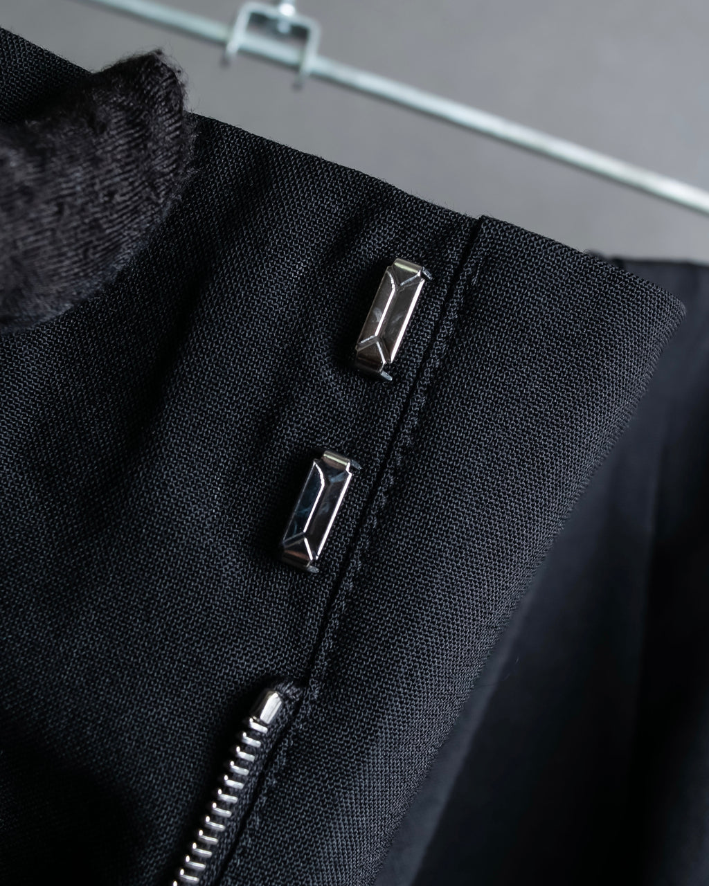 "LOEWE" Deep pleat tapered draped slacks