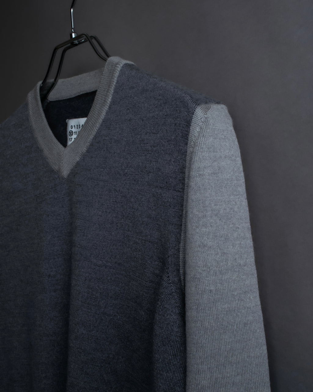 "Maison Martin Margiela" 2008SS two-tone V-neck knit