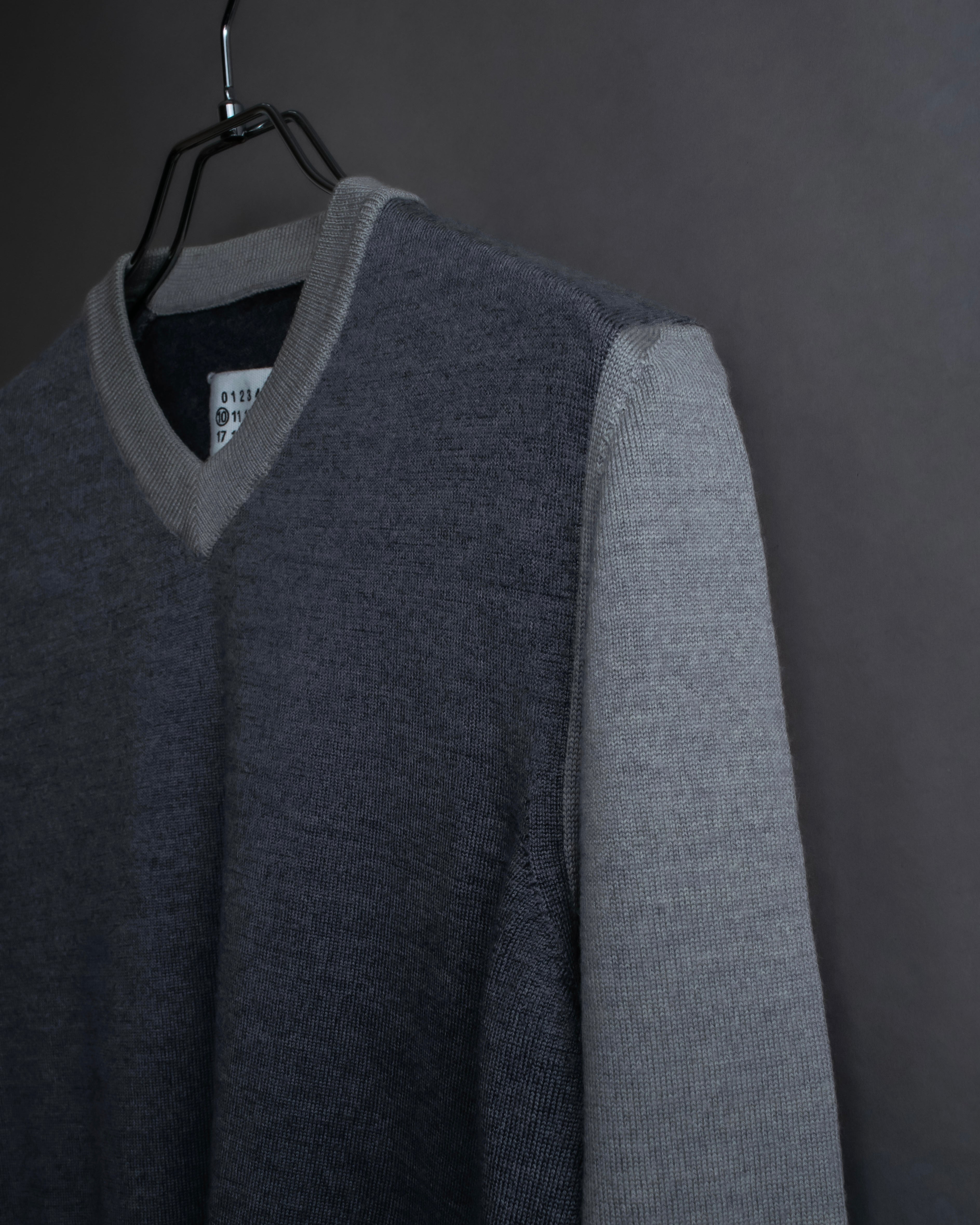 "Maison Martin Margiela" 2008SS two-tone V-neck knit