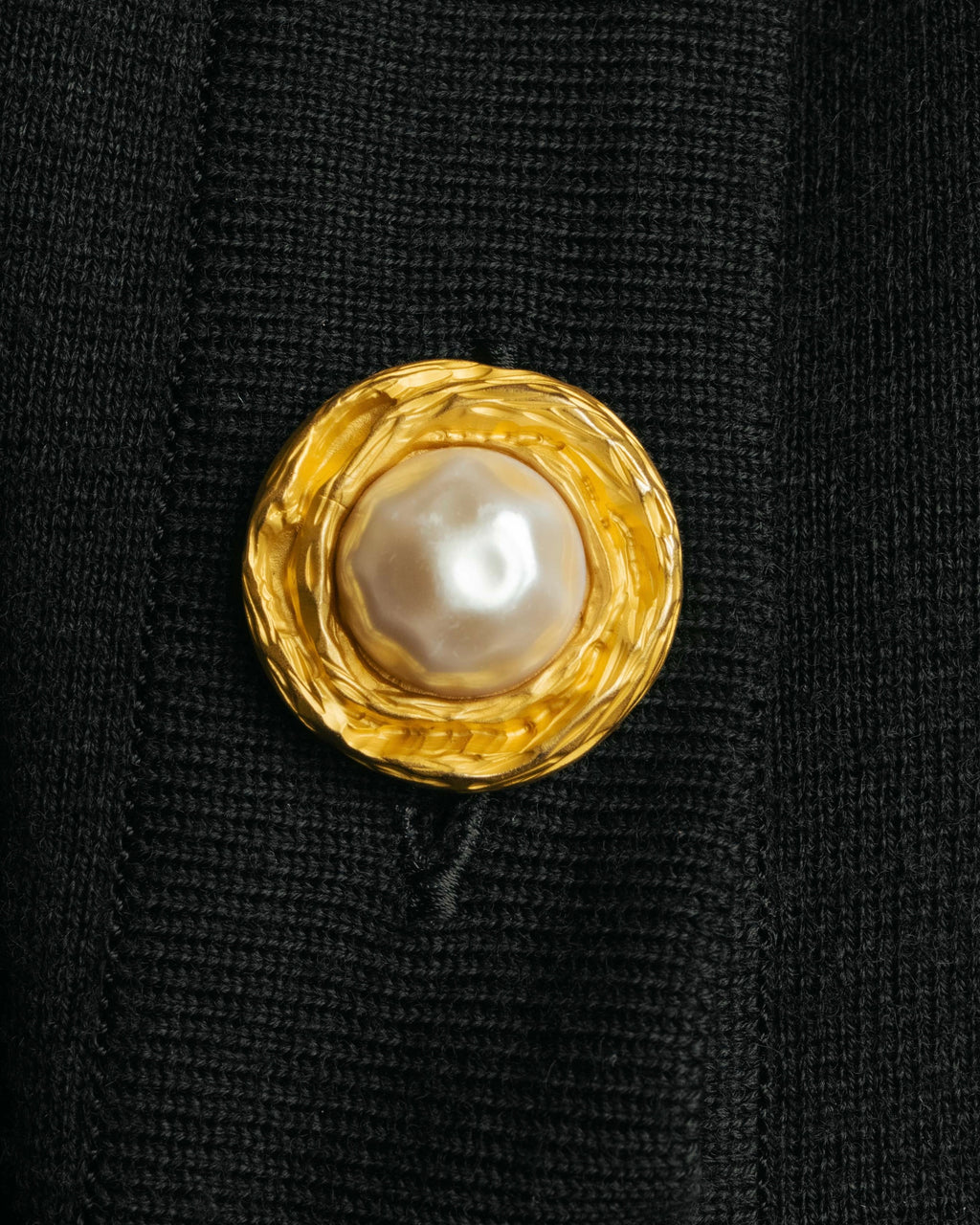 -SPECIAL- “Yves Saint Laurent” 90’s crochet collar pearl button knit pullover