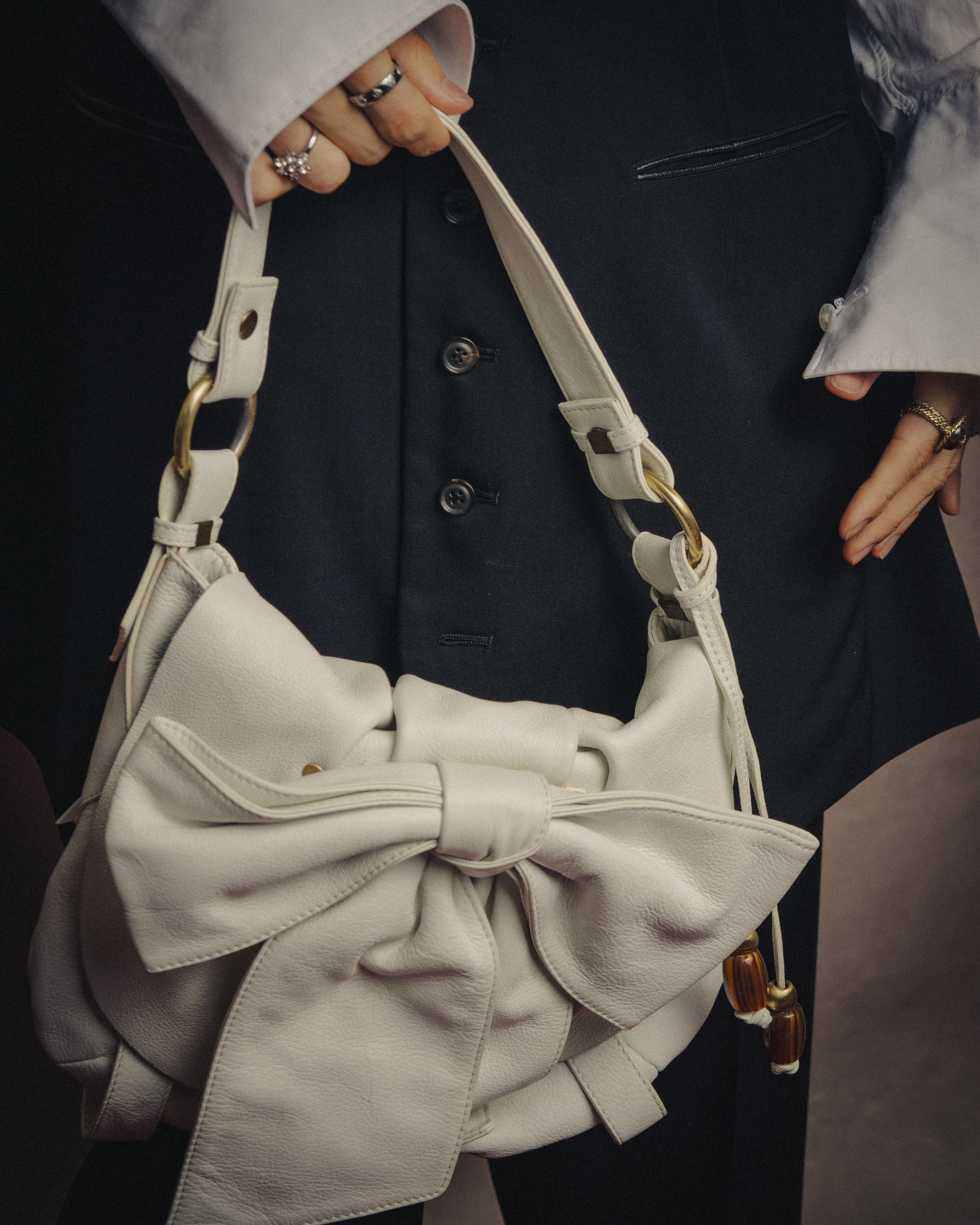 -SPECIAL- “Yves Saint Laurent” 2004-2011 Pilati era bow leather shoulder bag
